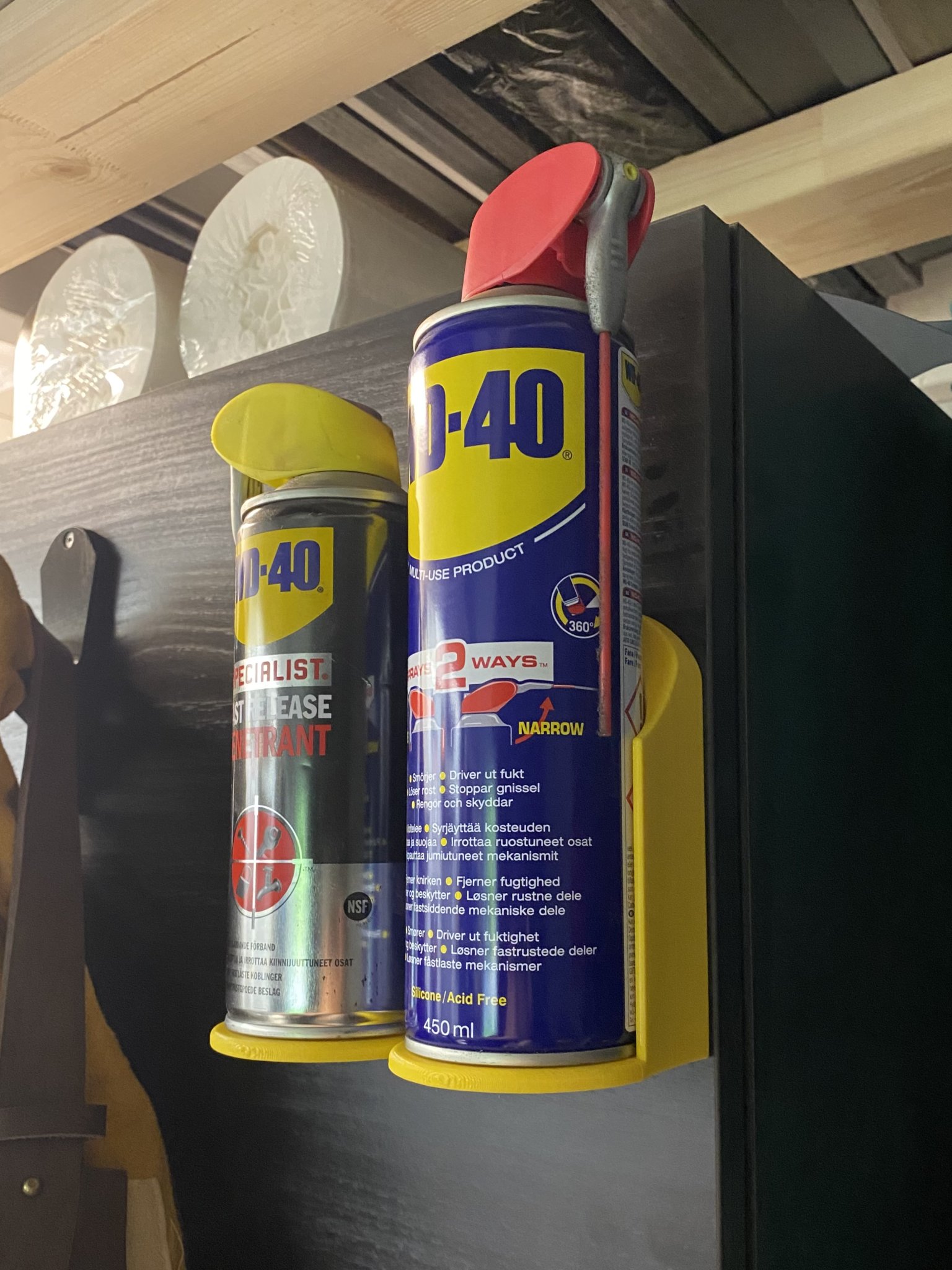Giá đỡ chai WD-40 từ tính treo tường