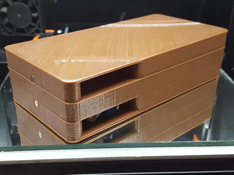 Tháp xúc xắc di động gọn nhẹ với hộp lưu trữ