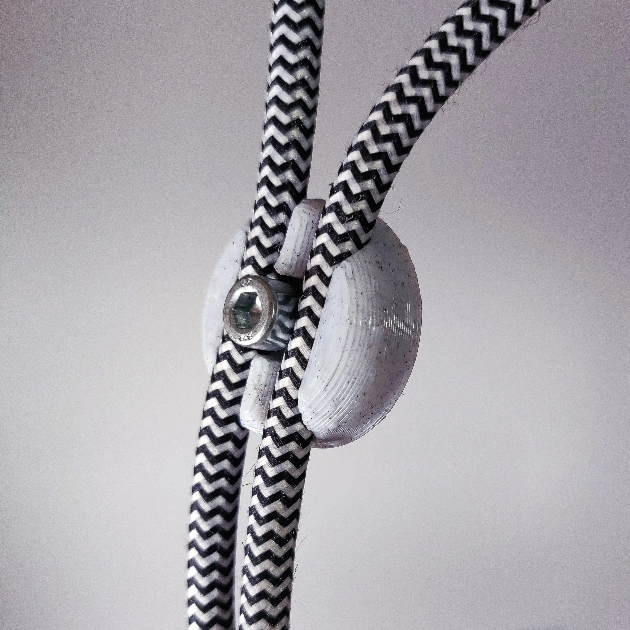 Bộ điều chỉnh chiều dài cáp cho hệ thống treo