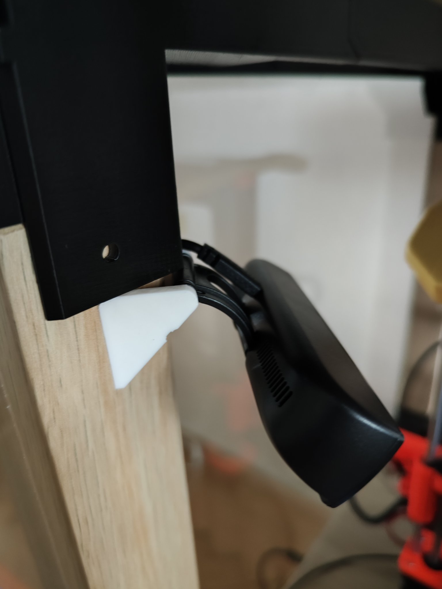 Giá đỡ camera IKEA Lack cho webcam NICEBOY Stream Pro