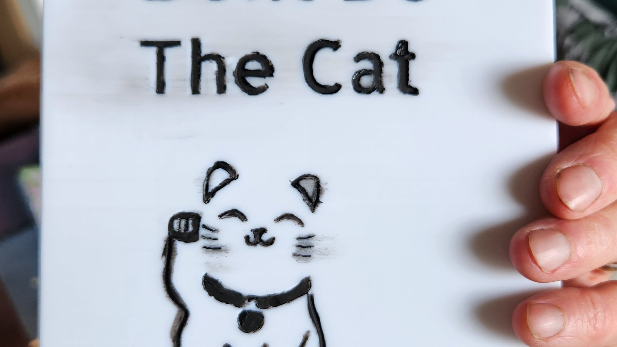 Giá đỡ xúc phân cho mèo với hình in maneki neko