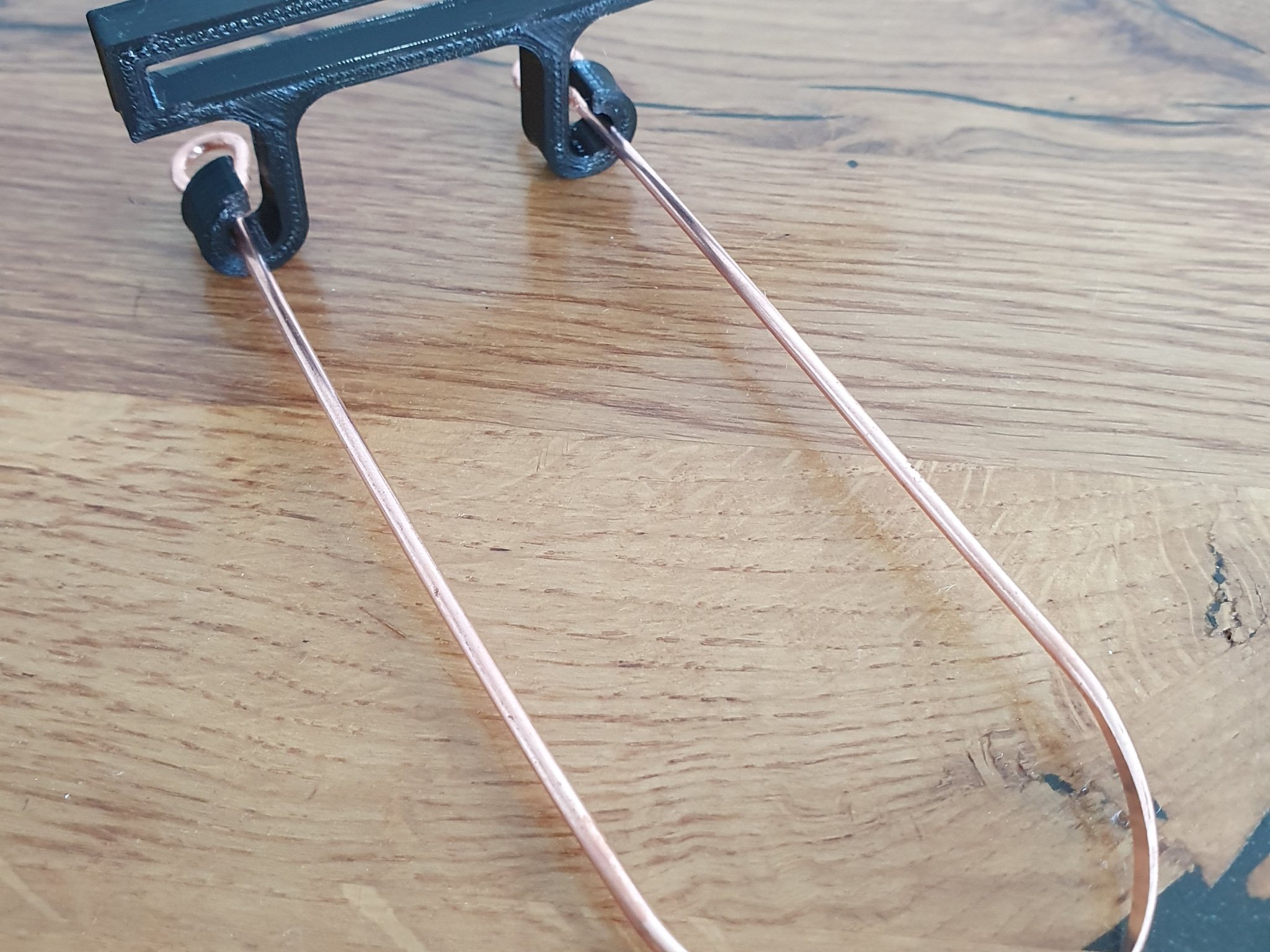 Giá đỡ bàn chải lưỡi vệ sinh gắn tường 5mm từ IKEA