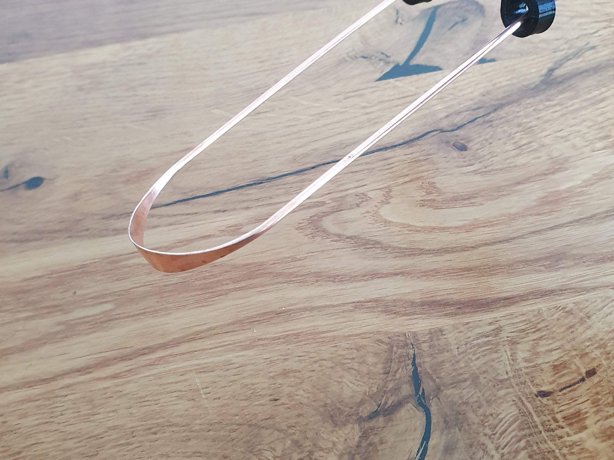 Giá đỡ bàn chải lưỡi vệ sinh gắn tường 5mm từ IKEA