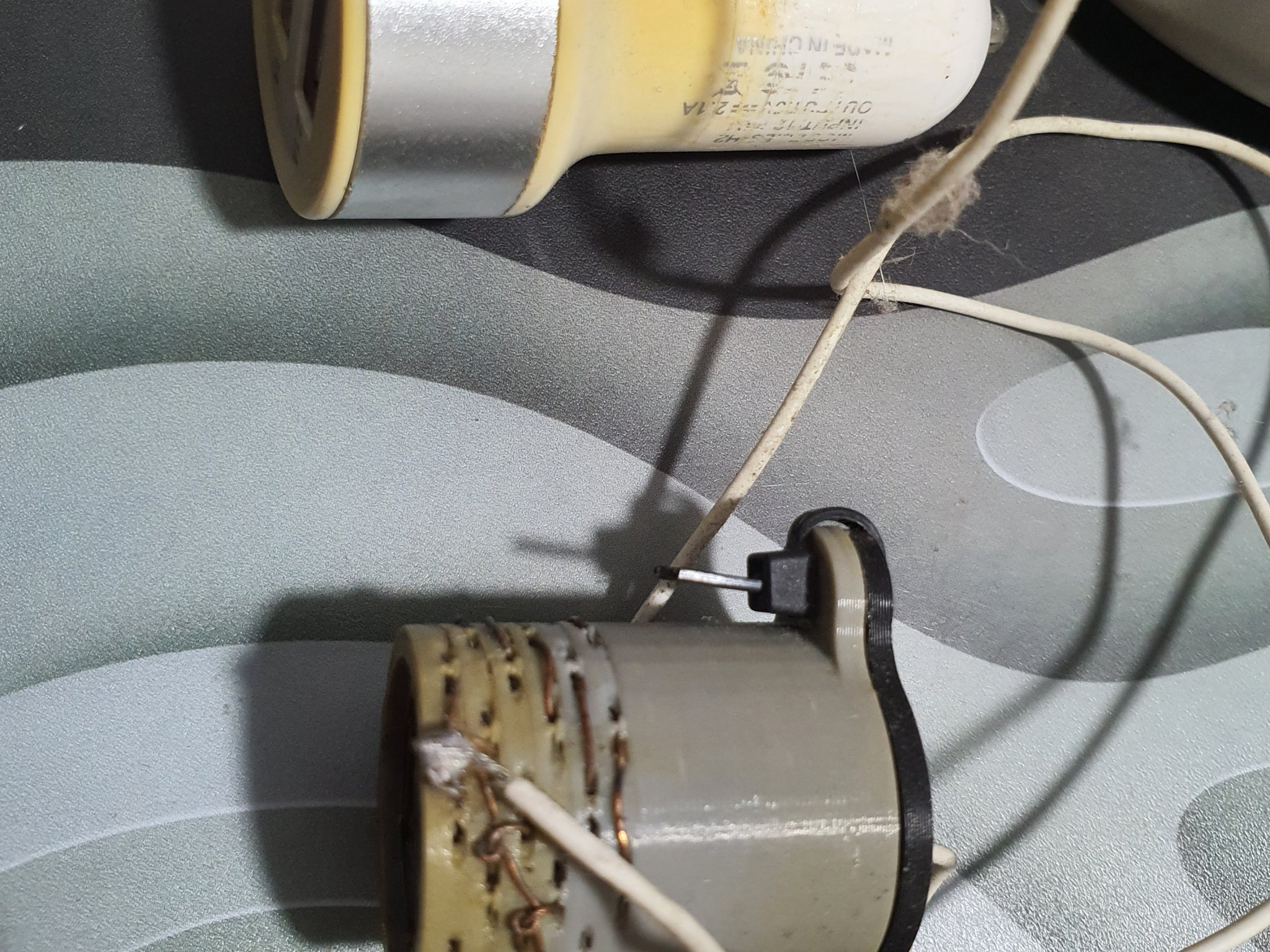 Đồ đựng thuốc lá kiểu ghetto cho ô tô