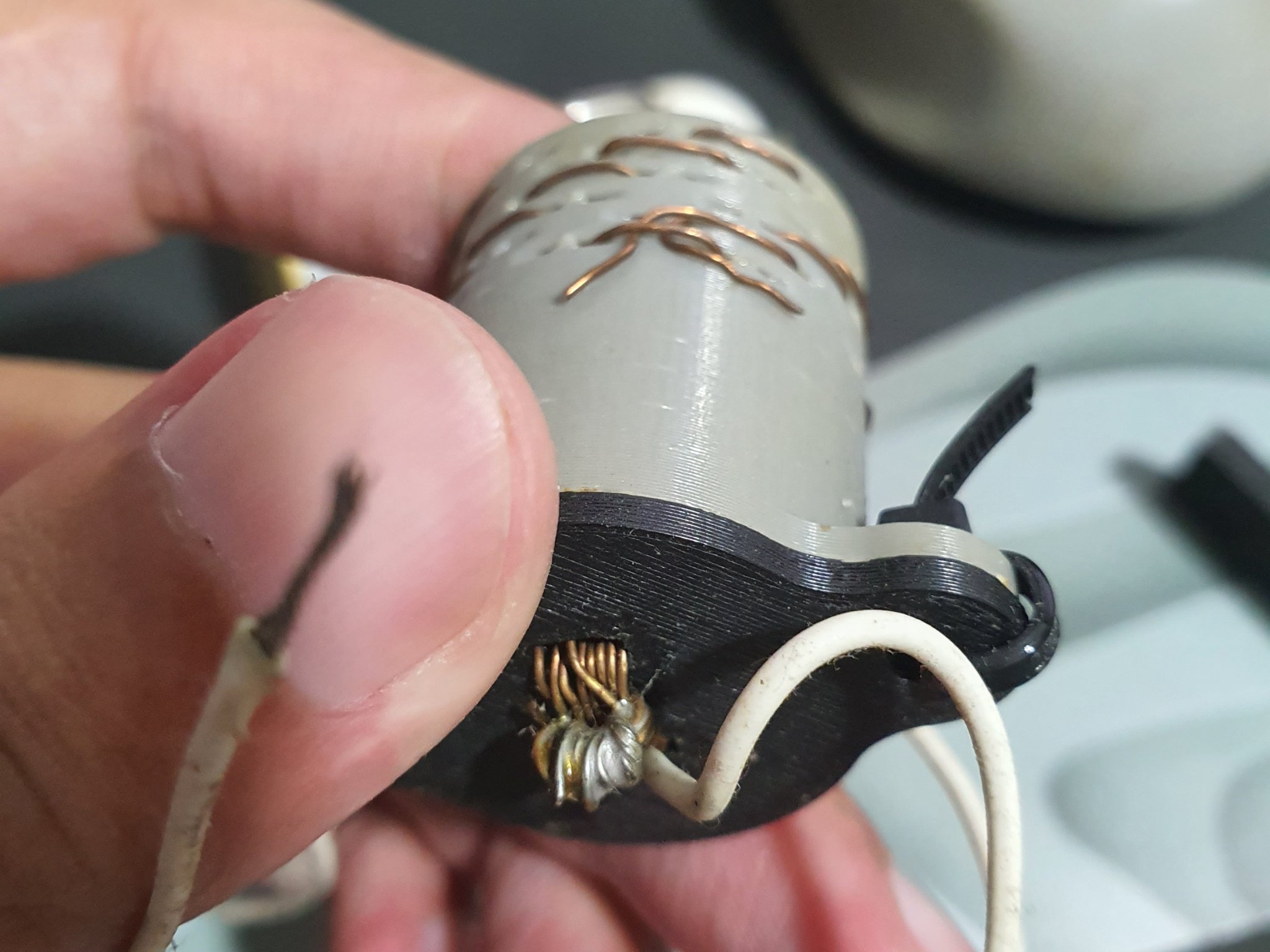 Đồ đựng thuốc lá kiểu ghetto cho ô tô