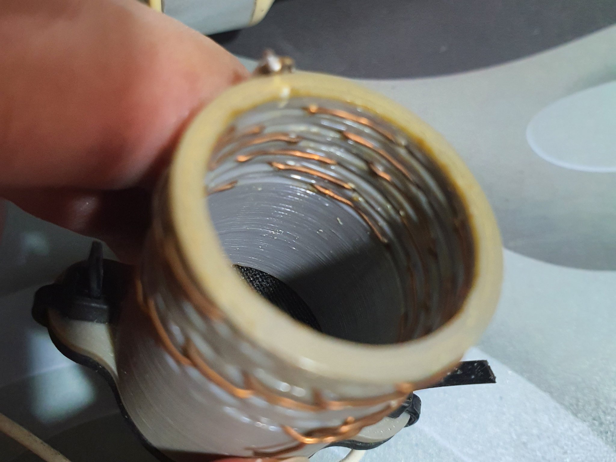 Đồ đựng thuốc lá kiểu ghetto cho ô tô