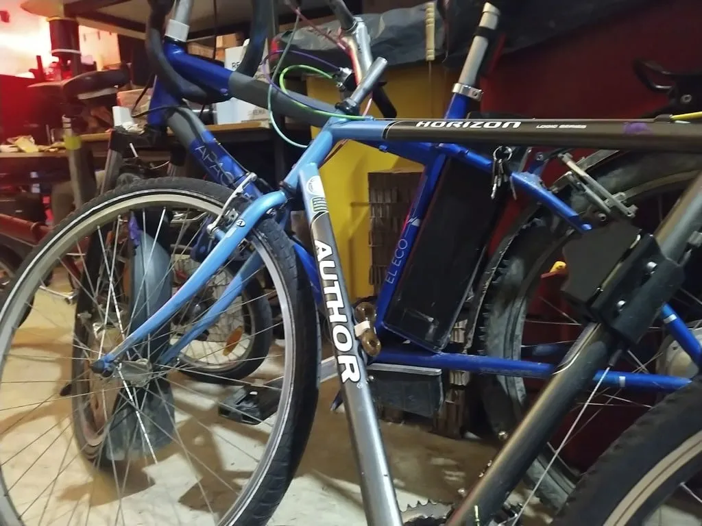 Giá đỡ ống hút cho xe đạp