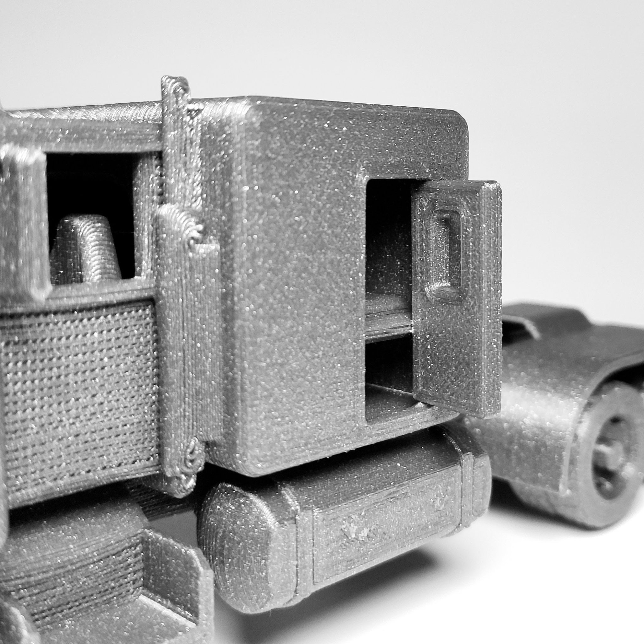 Xe tải Peterbilt 359 in ngay tại chỗ với cửa mở và bánh xe xoay