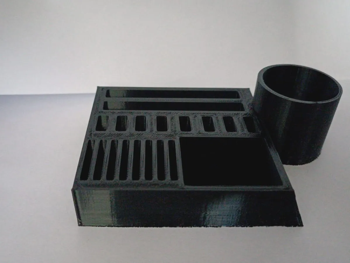 Giá đỡ USB và thẻ nhớ với khe để kẹp giấy