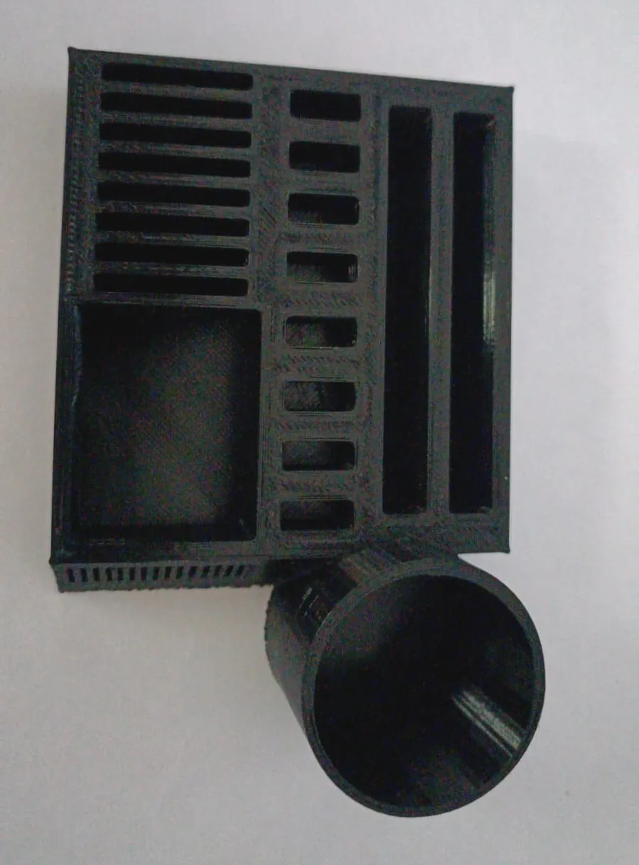 Giá đỡ USB và thẻ nhớ với khe để kẹp giấy