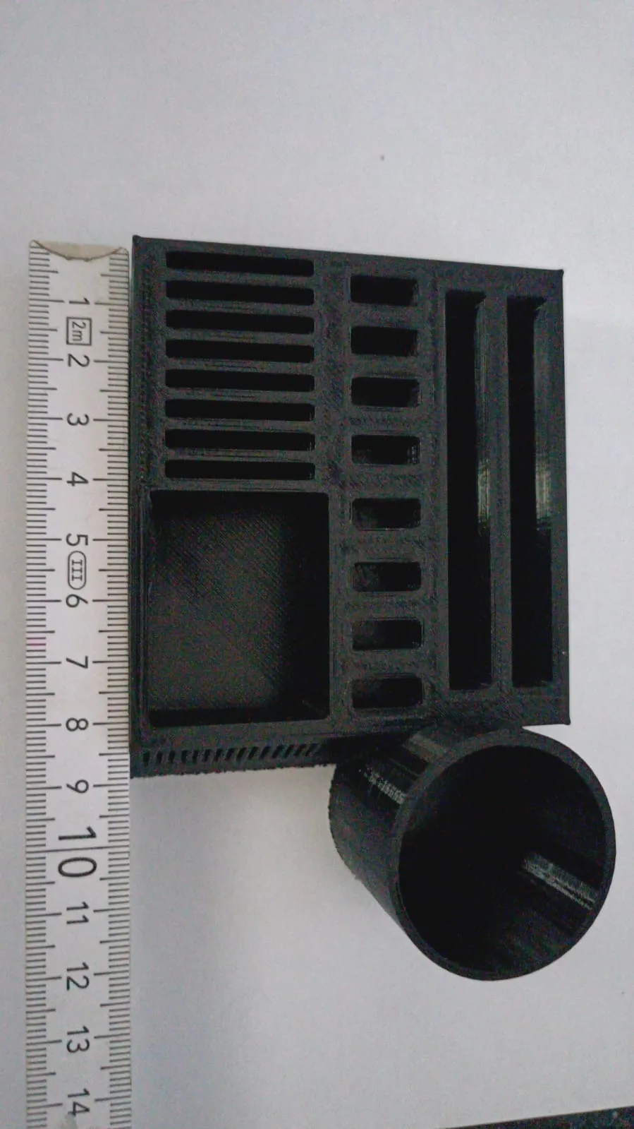 Giá đỡ USB và thẻ nhớ với khe để kẹp giấy