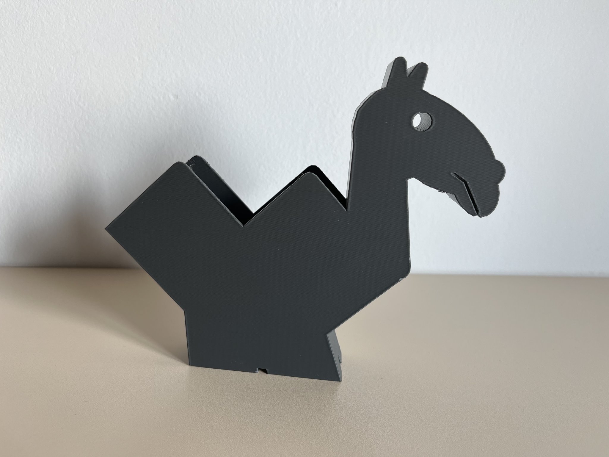 Giá đỡ ghi chú hình lạc đà độc đáo cho văn phòng