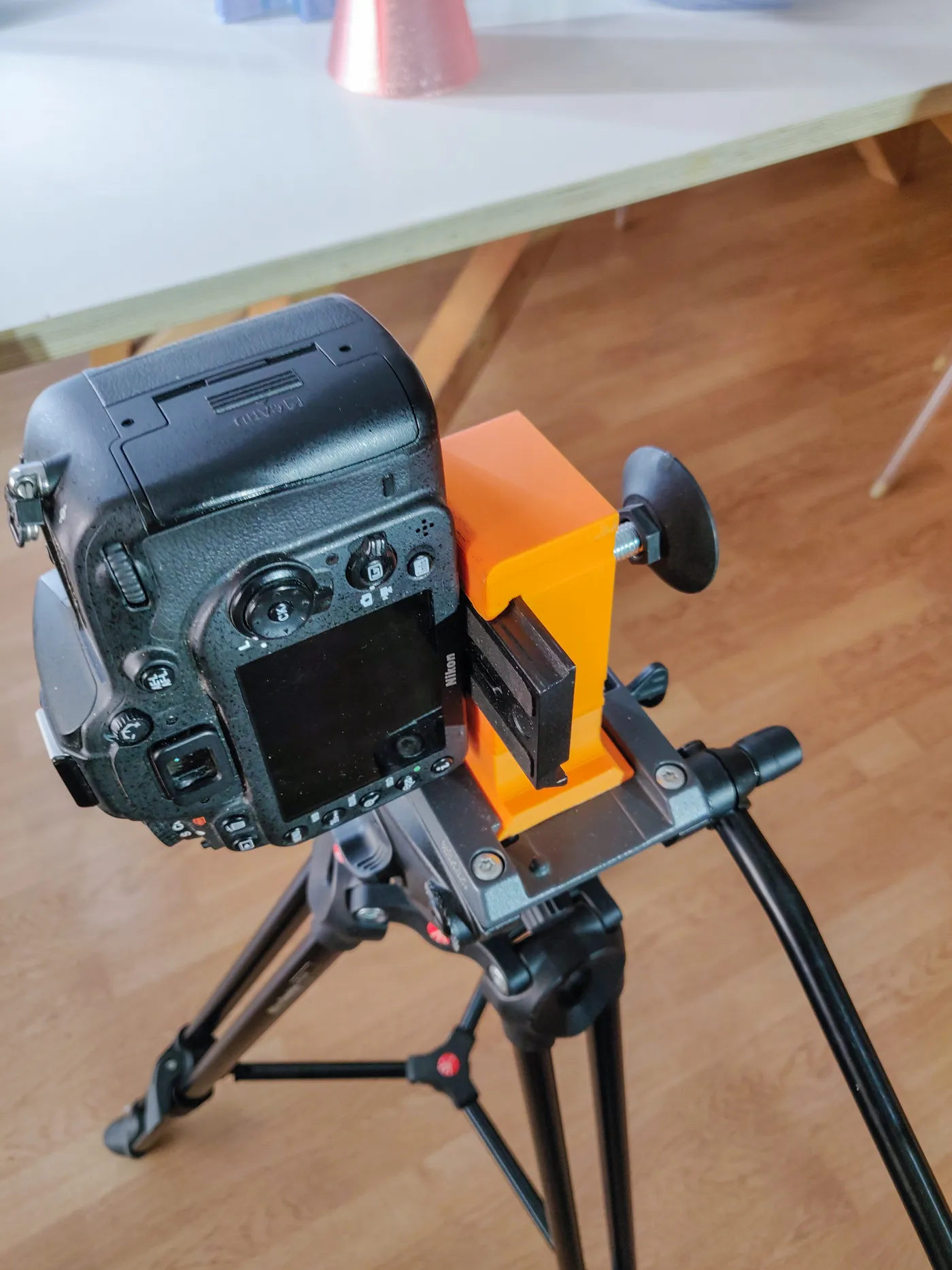 Bộ chuyển đổi chân máy từ ngang sang dọc Manfrotto