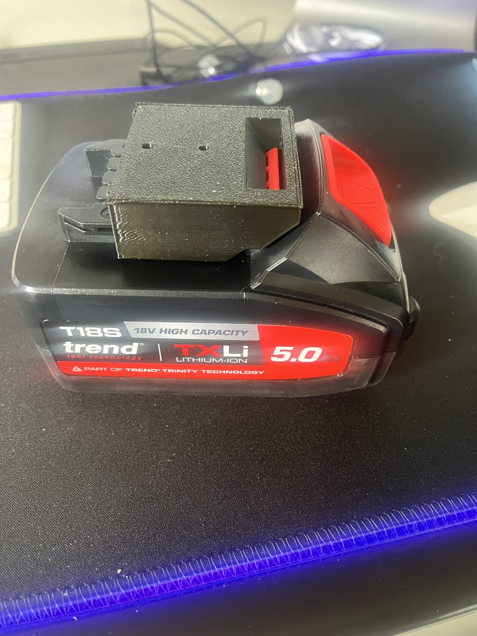 Giá đỡ pin Trend T18S 18V cho máy in 3D