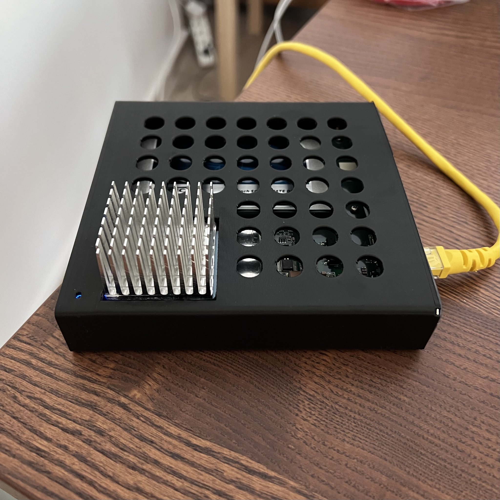 Vỏ bảo vệ cho Ubiquiti Unifi cloud key gen 2 plus