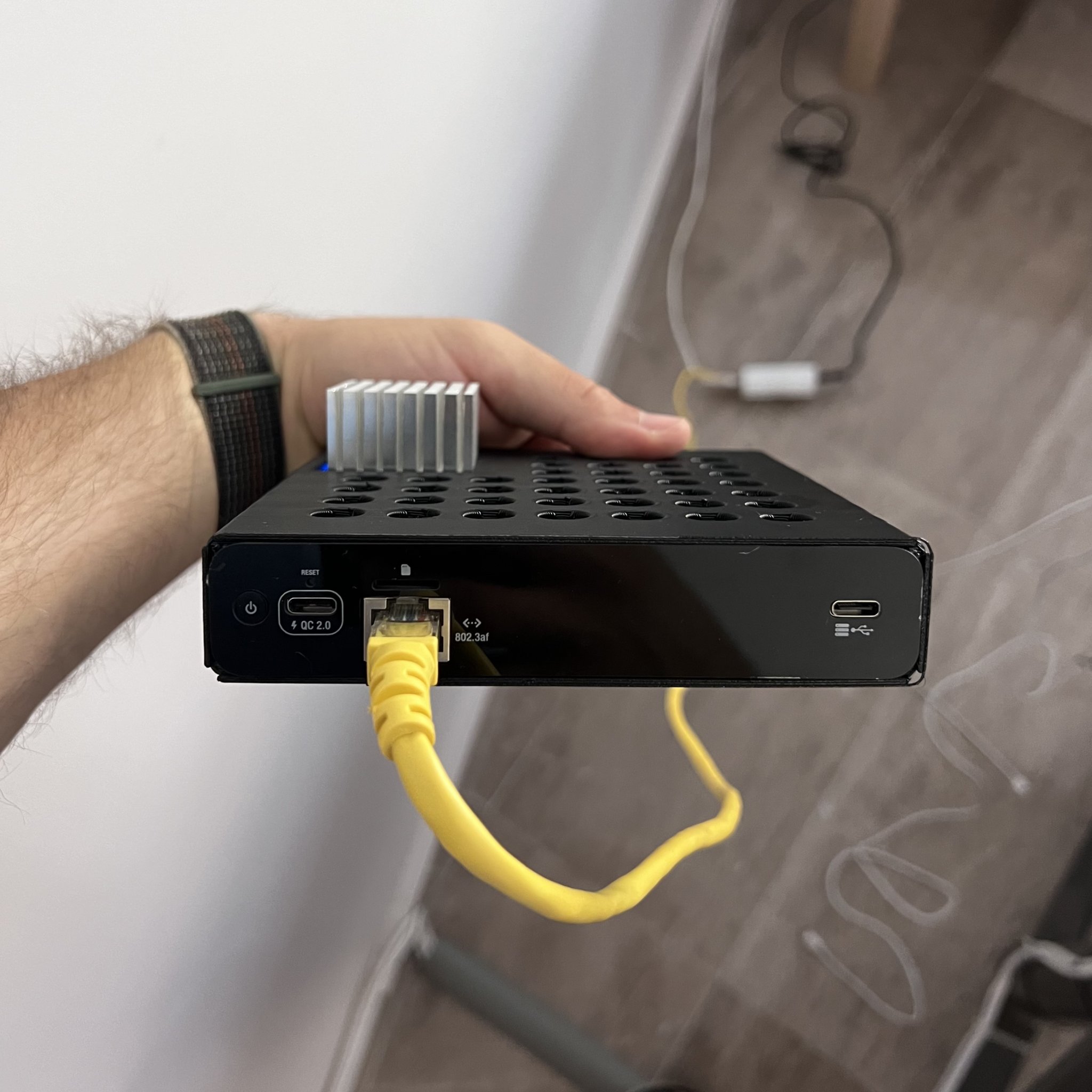 Vỏ bảo vệ cho Ubiquiti Unifi cloud key gen 2 plus