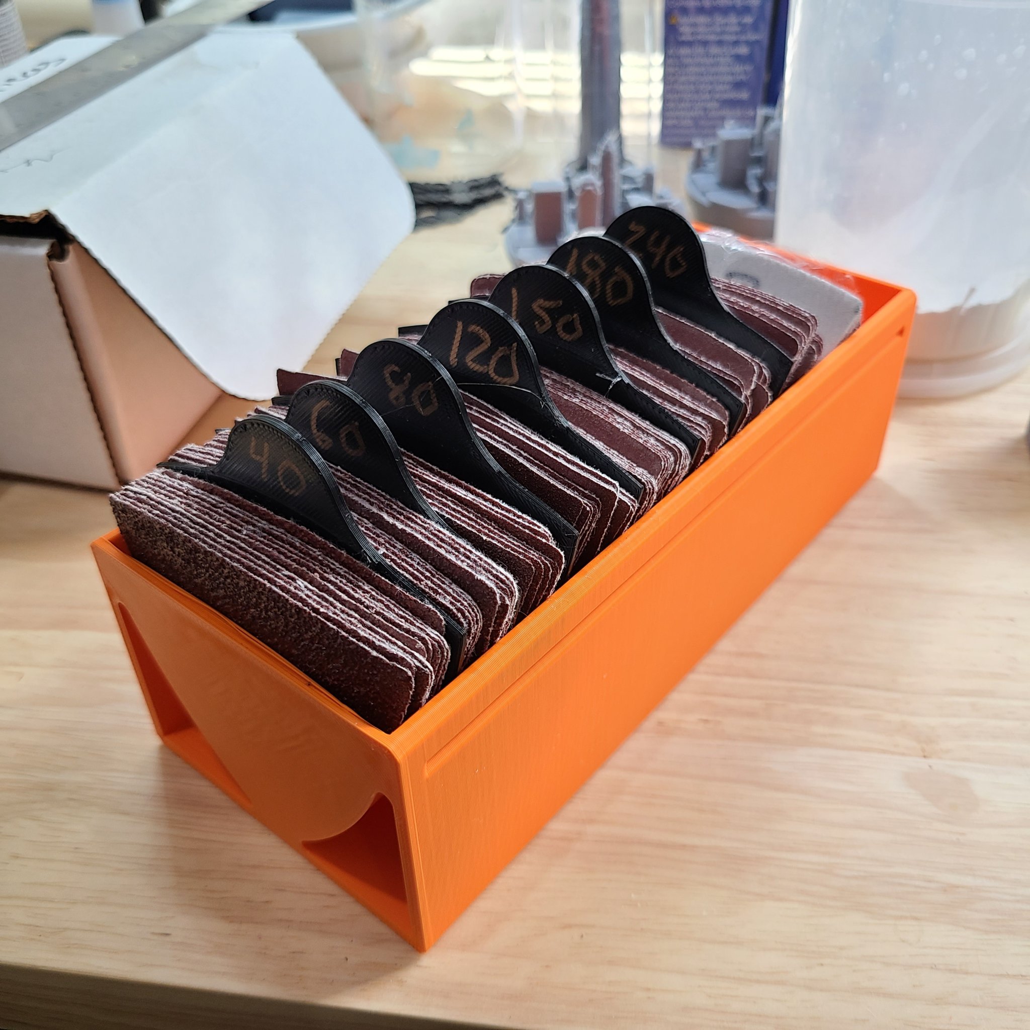 Khay lưu trữ giấy nhám hình tam giác 80mm