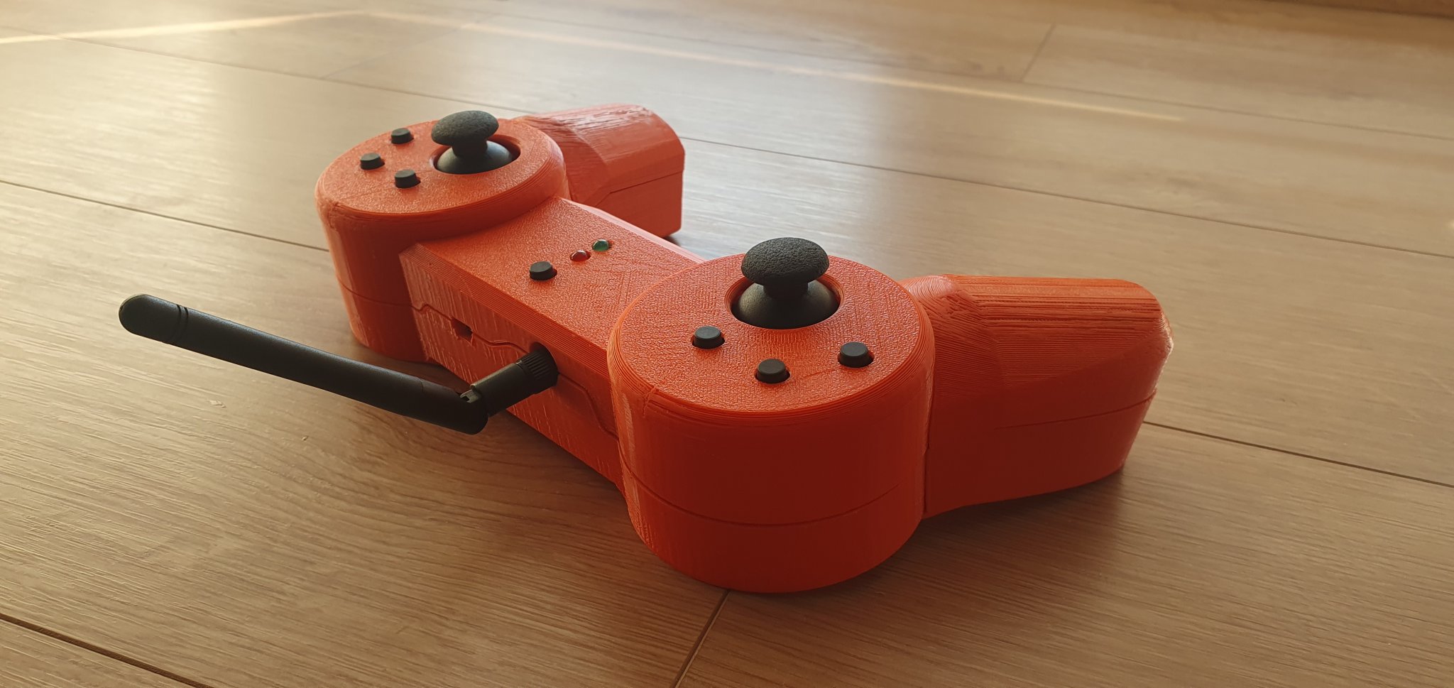 Vỏ điều khiển từ xa in 3D cho Arduino NANO và nRF24L01+