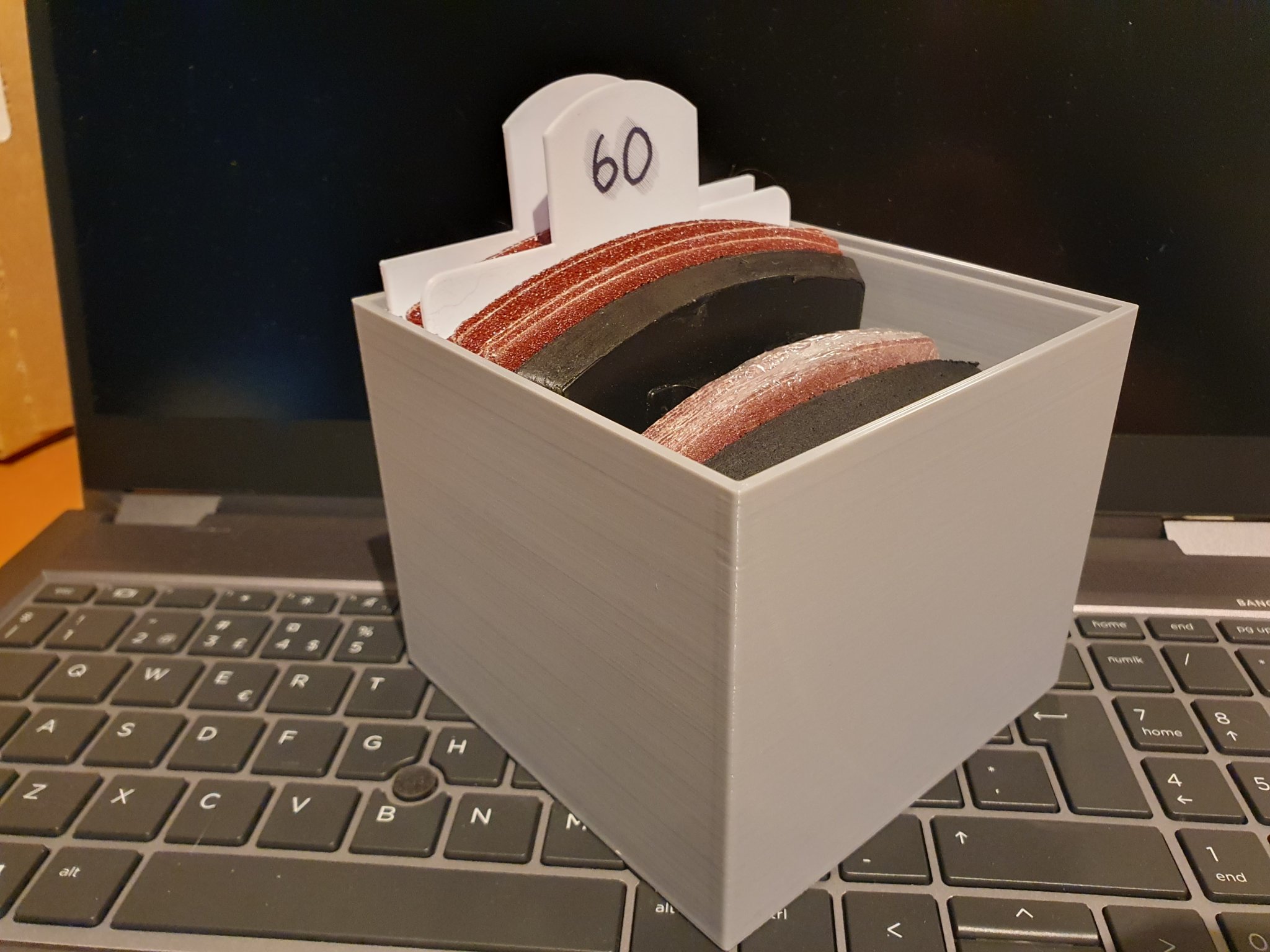 Hộp tổ chức tam giác chà nhám 95mm cho dụng cụ đa năng