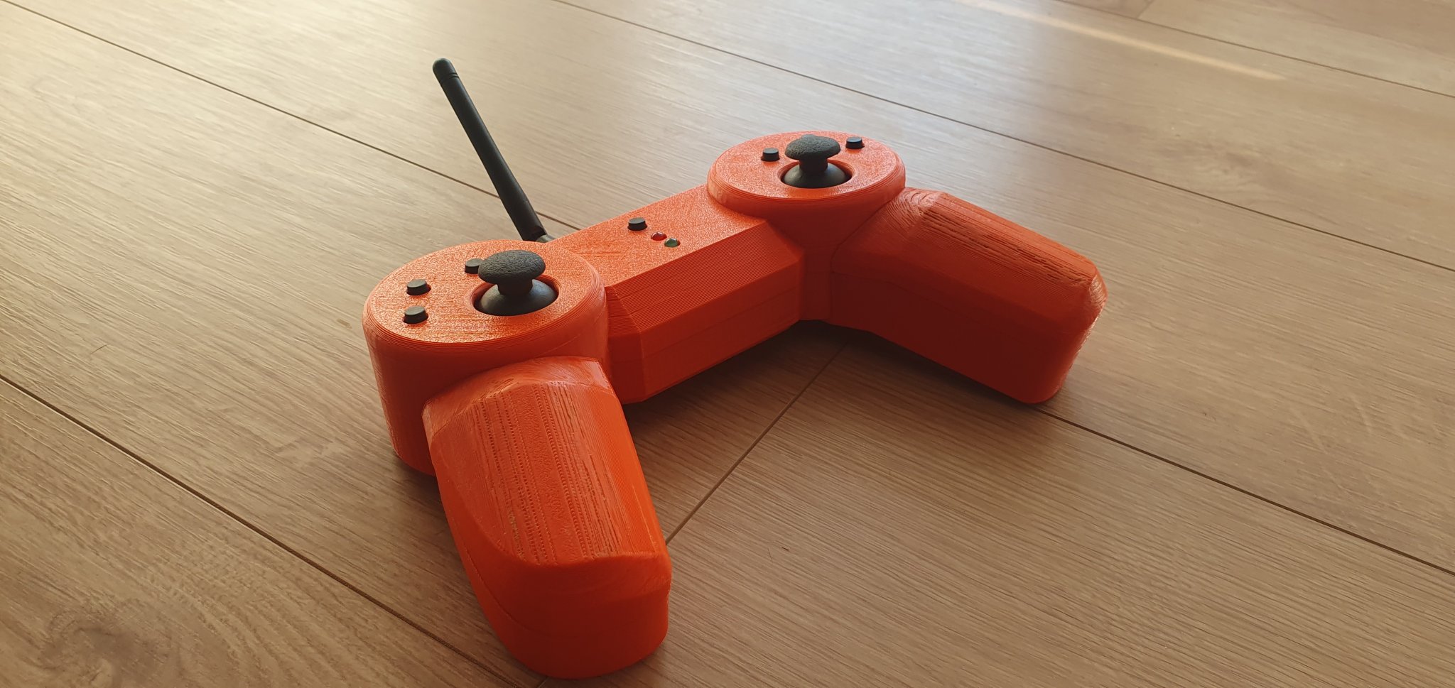 Vỏ điều khiển từ xa in 3D cho Arduino NANO và nRF24L01+