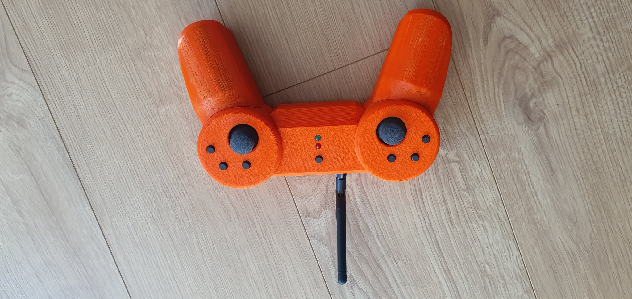 Vỏ điều khiển từ xa in 3D cho Arduino NANO và nRF24L01+