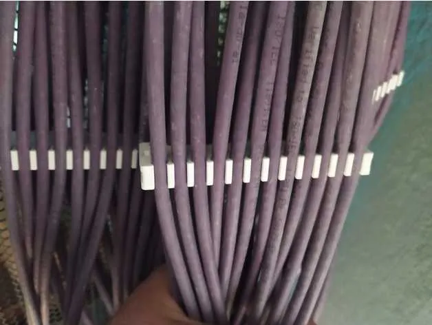 Giá đỡ cáp Ethernet cho bảng ghép 24 cổng có số thứ tự