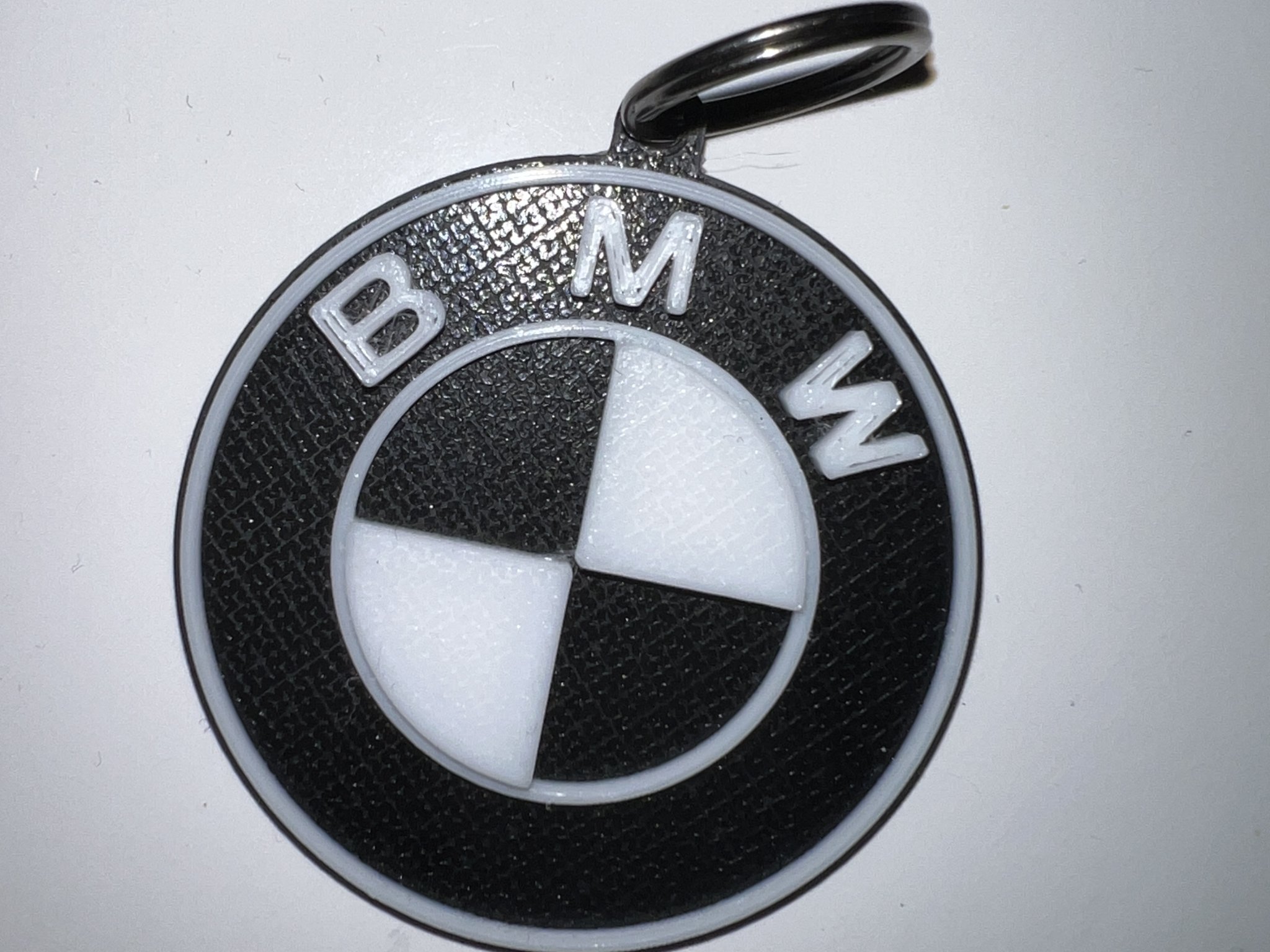 Móc khóa BMW đen trắng độc đáo và tinh tế