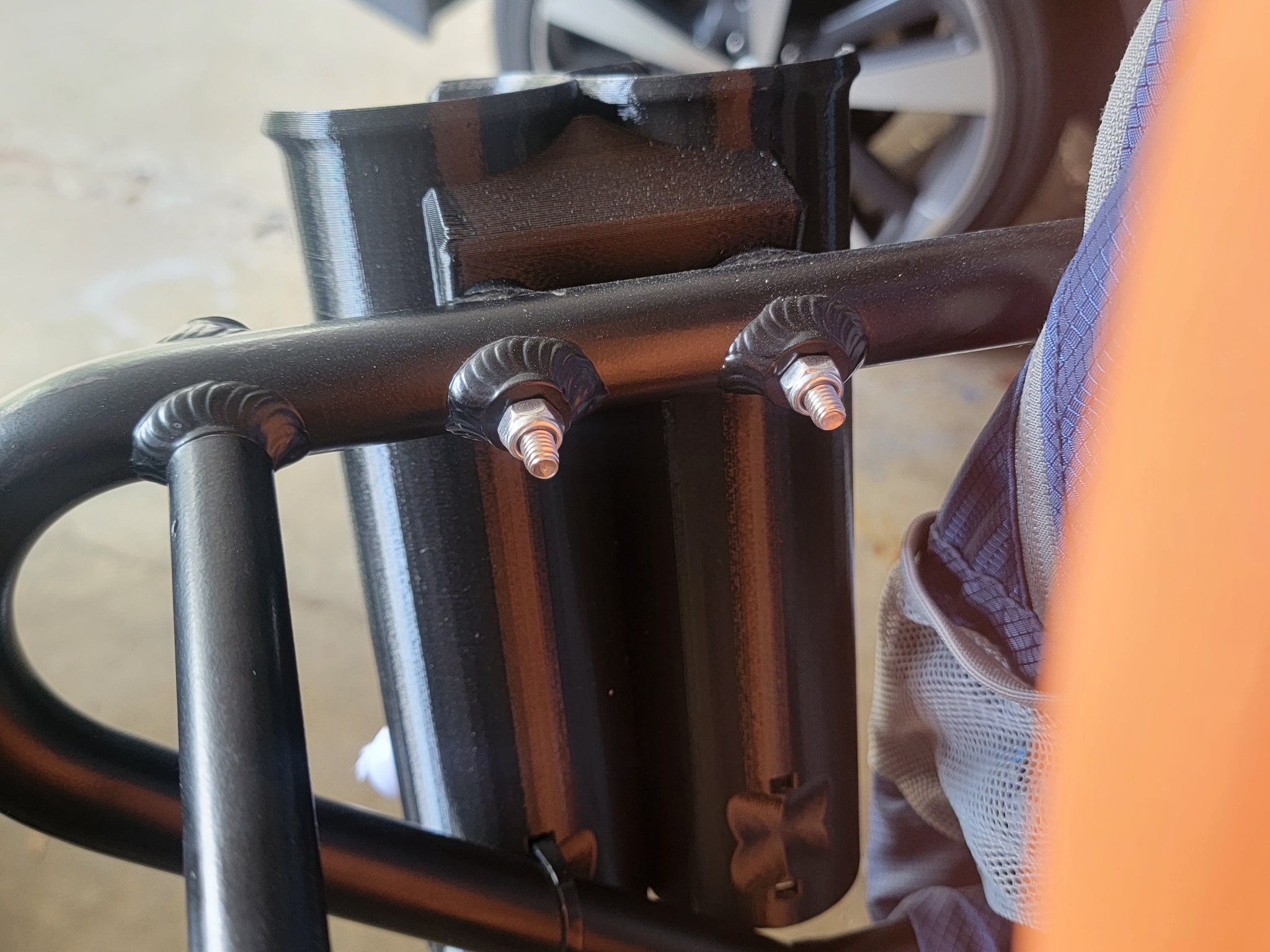 Giá đỡ cần câu cho Radwagon 4 caboose