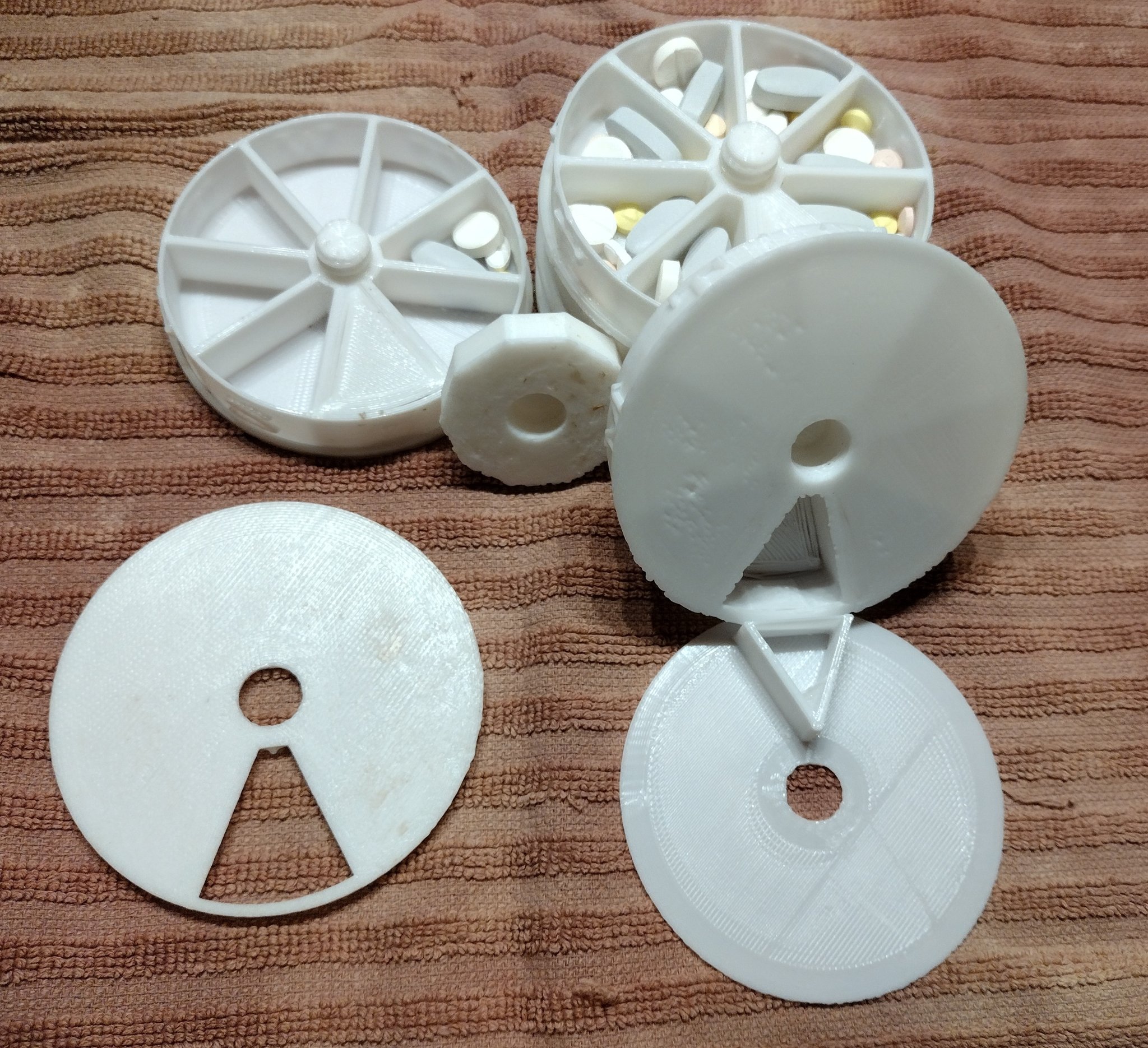 Máy phân phát thuốc hàng tuần/hàng tháng - Có thể xếp chồng với ngăn chứa bí mật