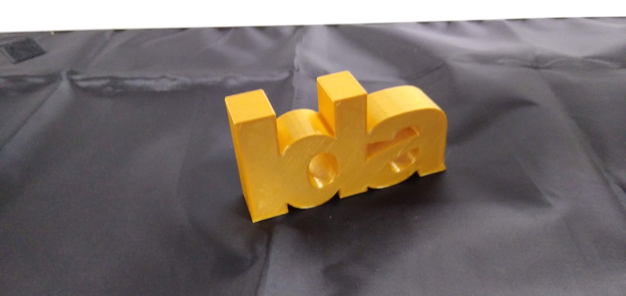 Tên "Ida" với kích thước 90 mm dài x 50 mm cao x 20 mm dày