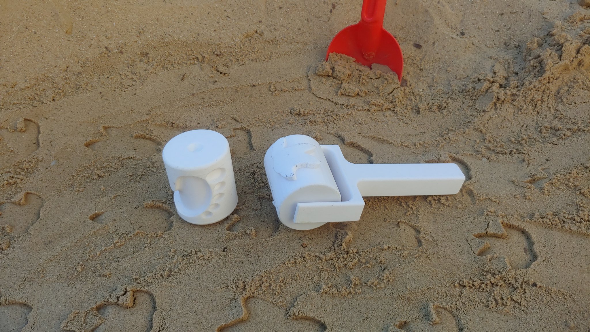 Xe lăn cát cho trẻ em với các con lăn thay đổi