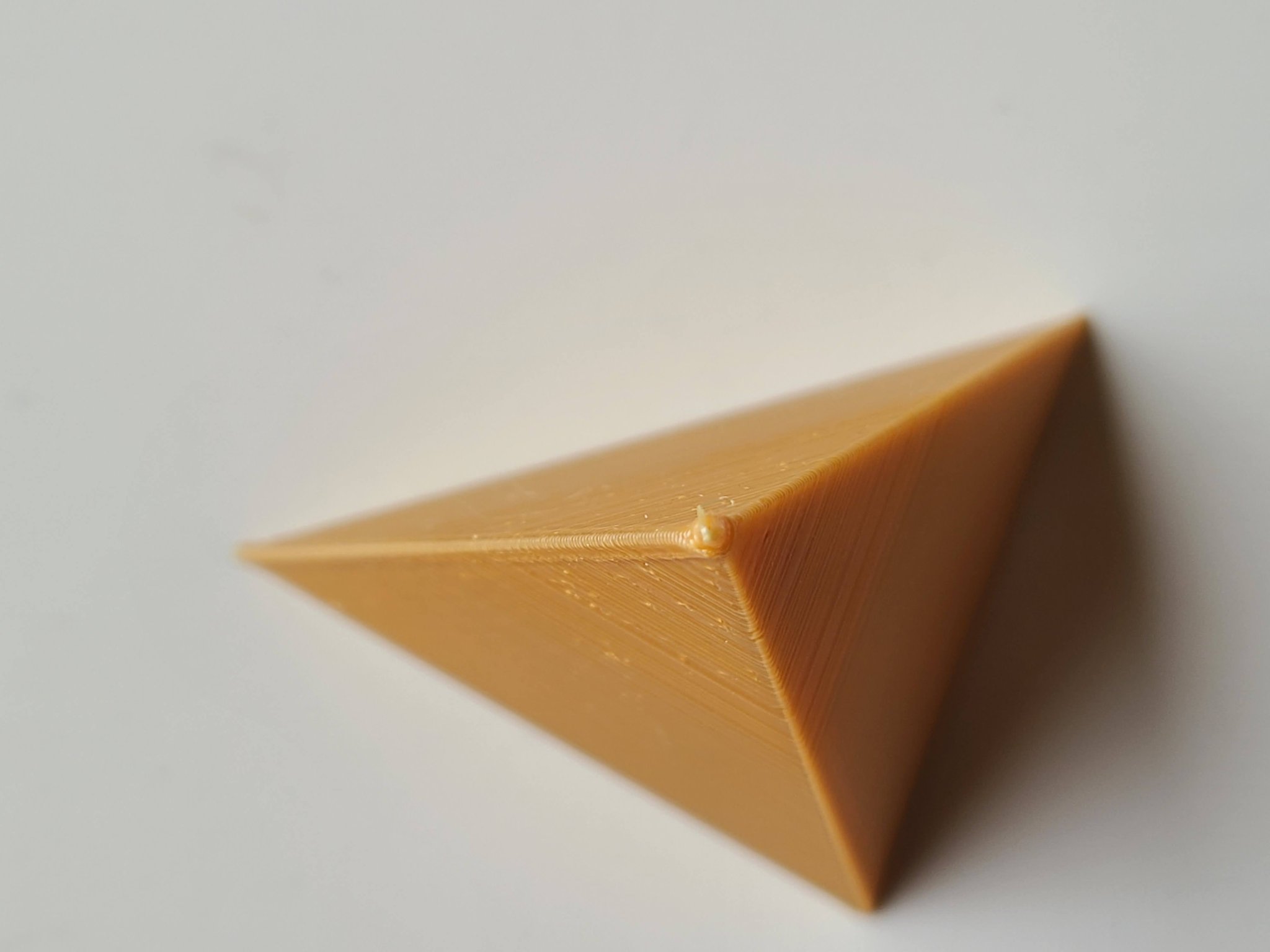 Cầu tròn poly thấp nhất in trong 30 phút