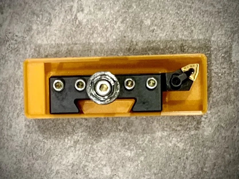 Giá đỡ dụng cụ tiện AXA 1x3x4 cho hộp GridFinity