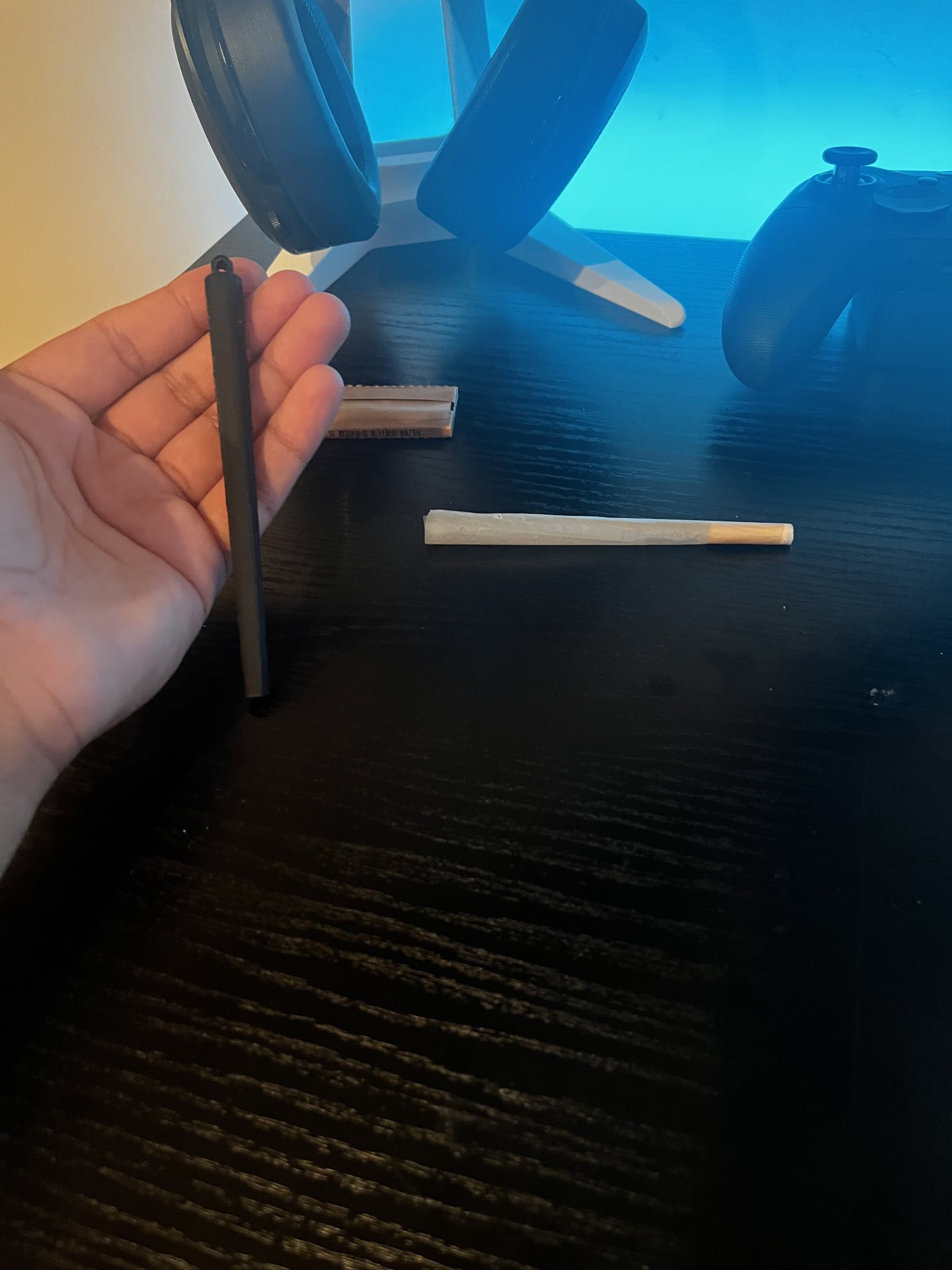 Giá đỡ cuộn thuốc lá tiện lợi cho chìa khóa