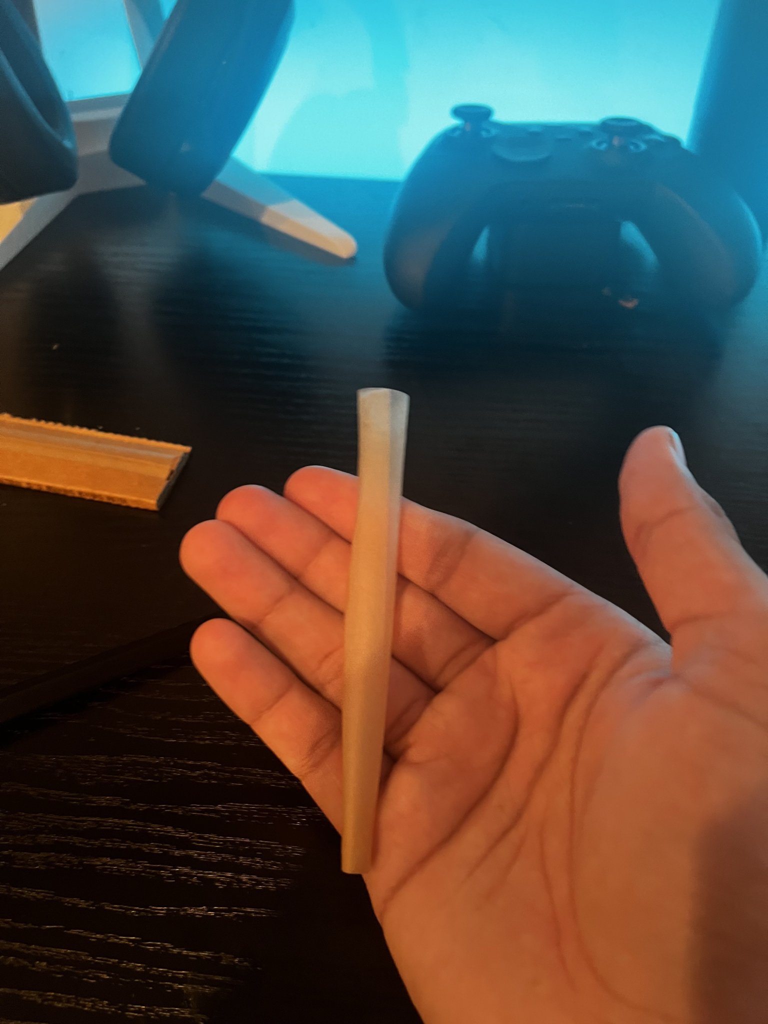 Giá đỡ cuộn thuốc lá tiện lợi cho chìa khóa