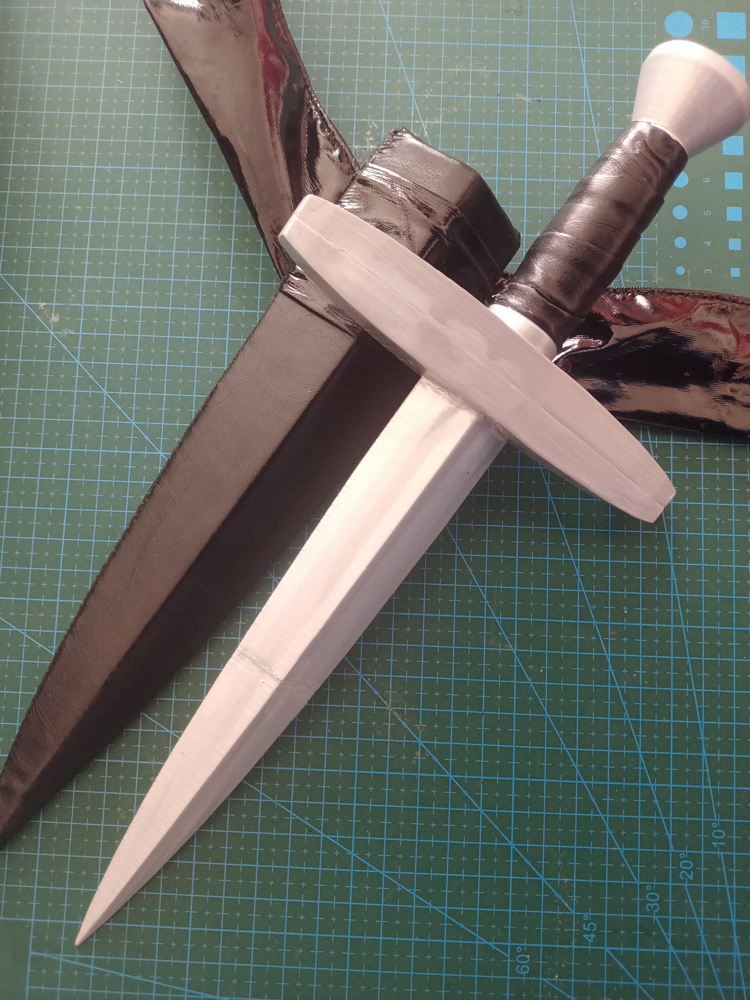 Dao găm của Nữ hoàng Dagmar từ Disenchantment