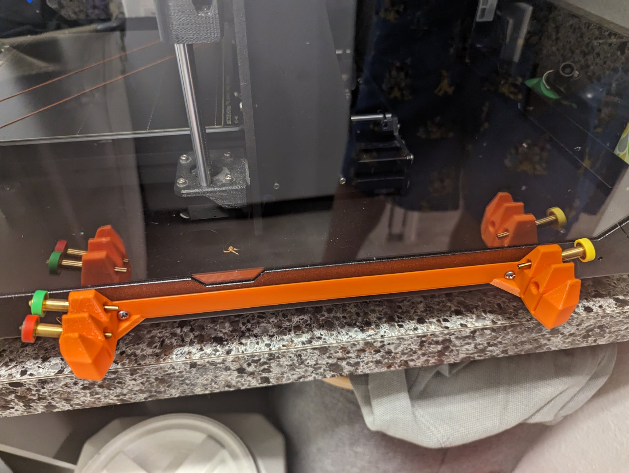 Giá đỡ tấm in cho tủ chứa Prusa