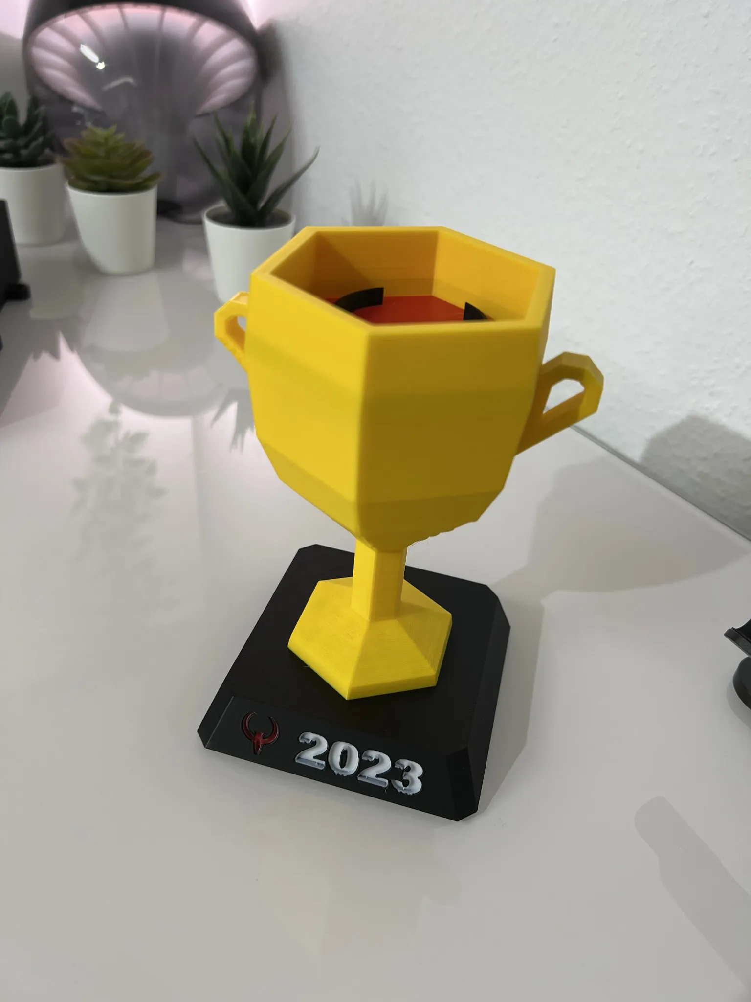 Cúp Quake Champions phong cách Low Poly