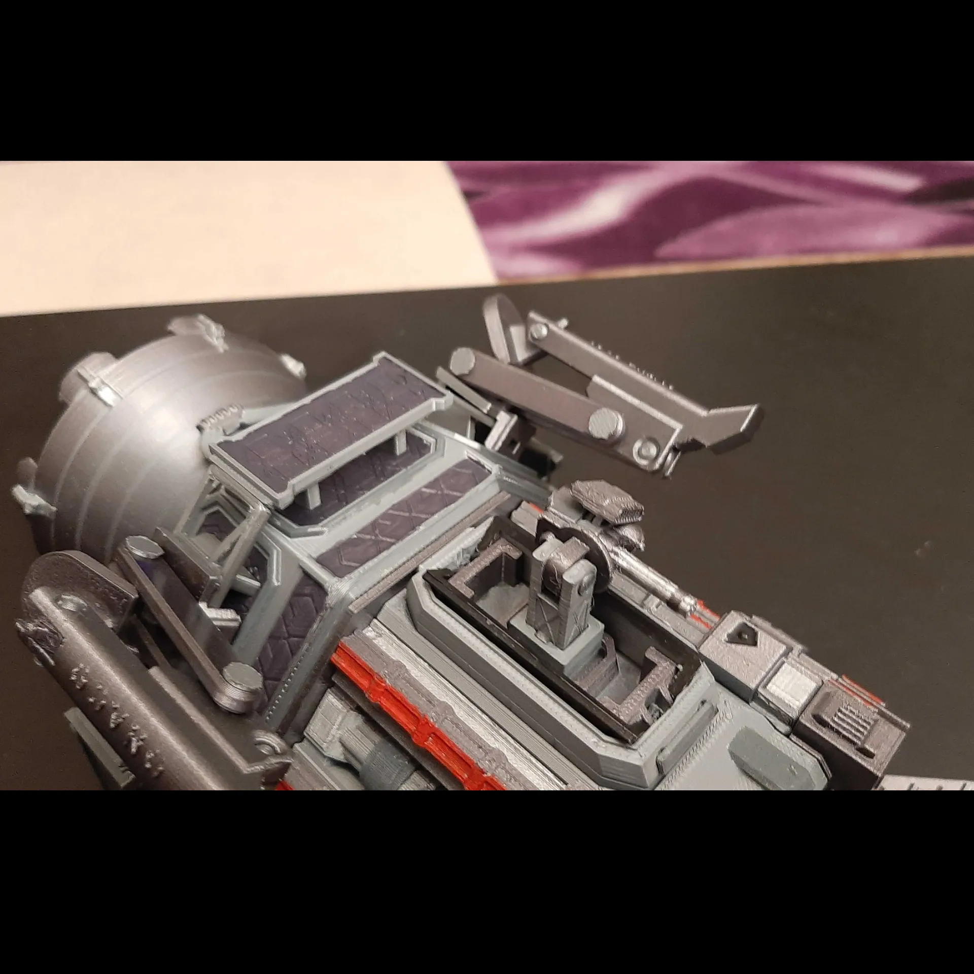 Mô hình tàu Rocinante từ series Expanse