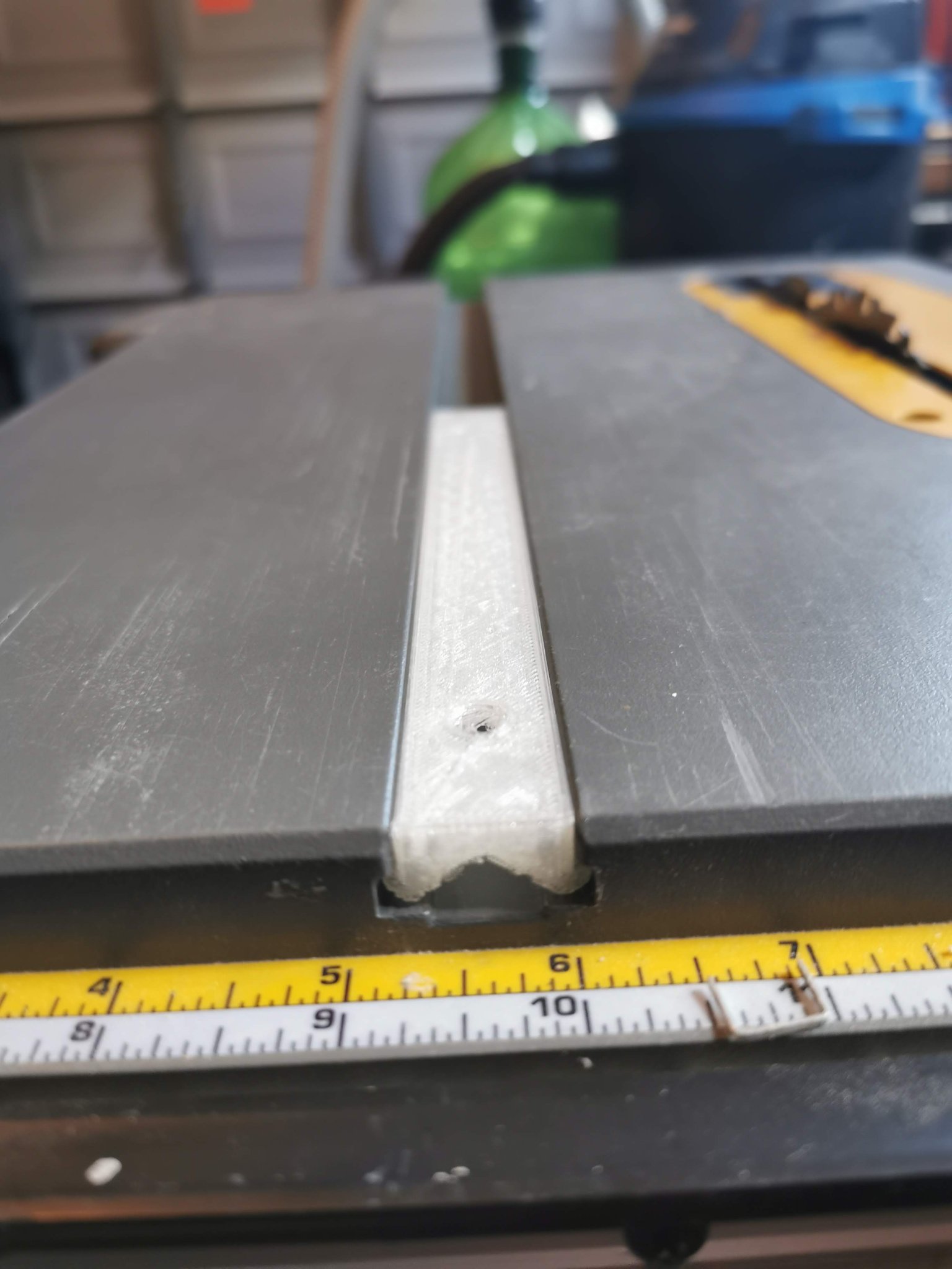 Giá đỡ T-track cho máy cưa Dewalt DWE7485