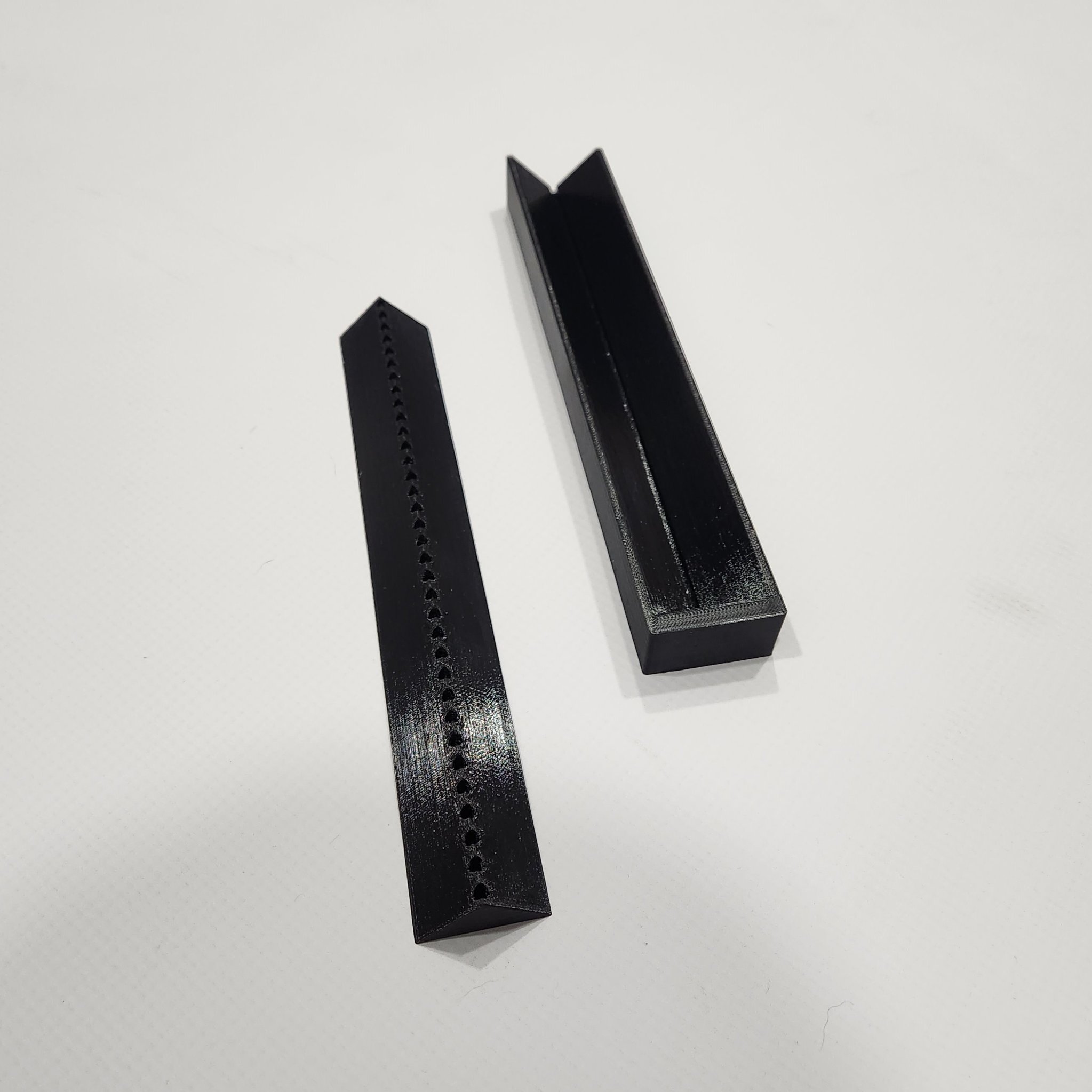 Công cụ đục lỗ ký hiệu sách cho bìa sách Imperial