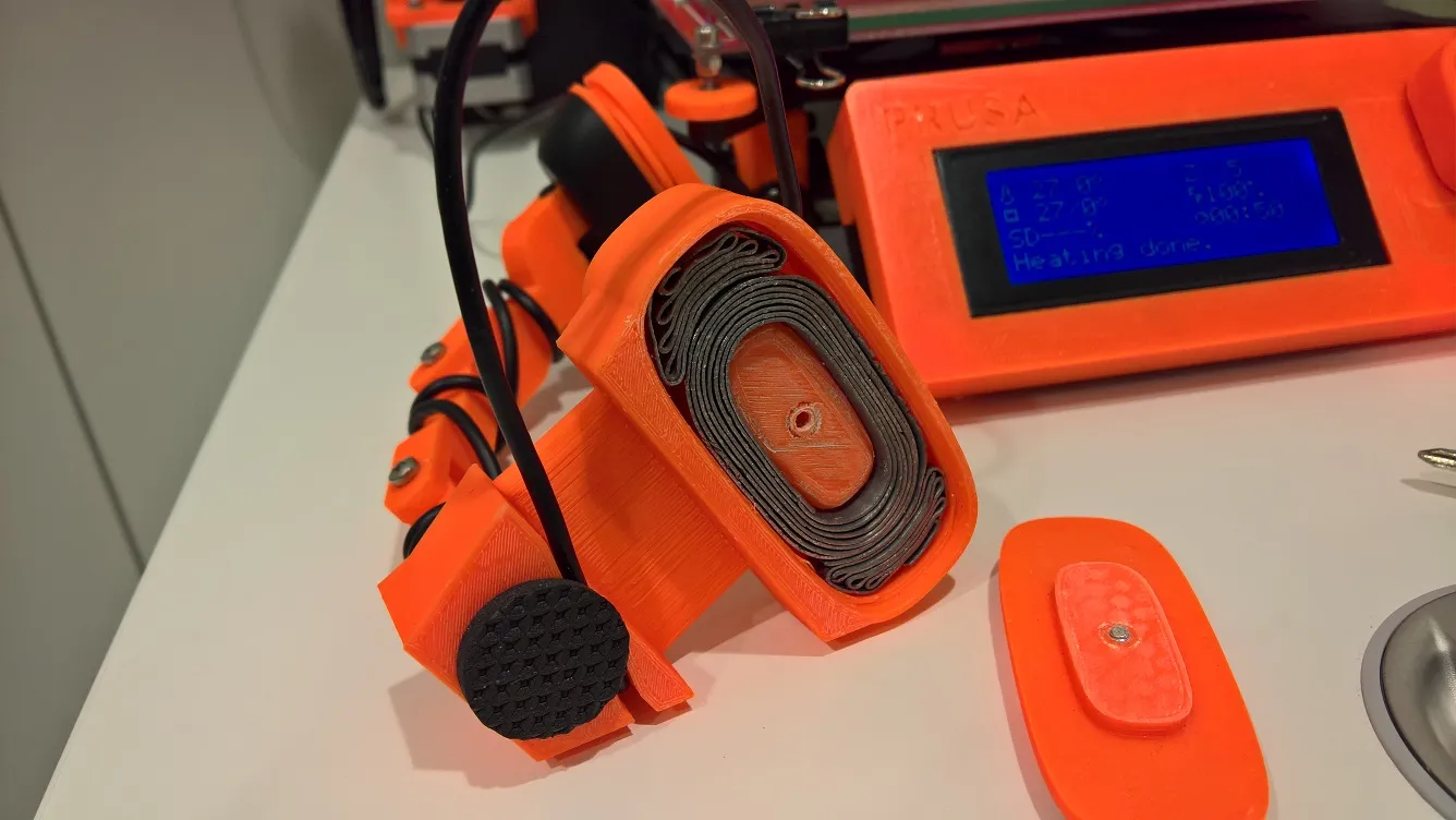 Giá đỡ webcam Logitech C270 di động với chân tripod