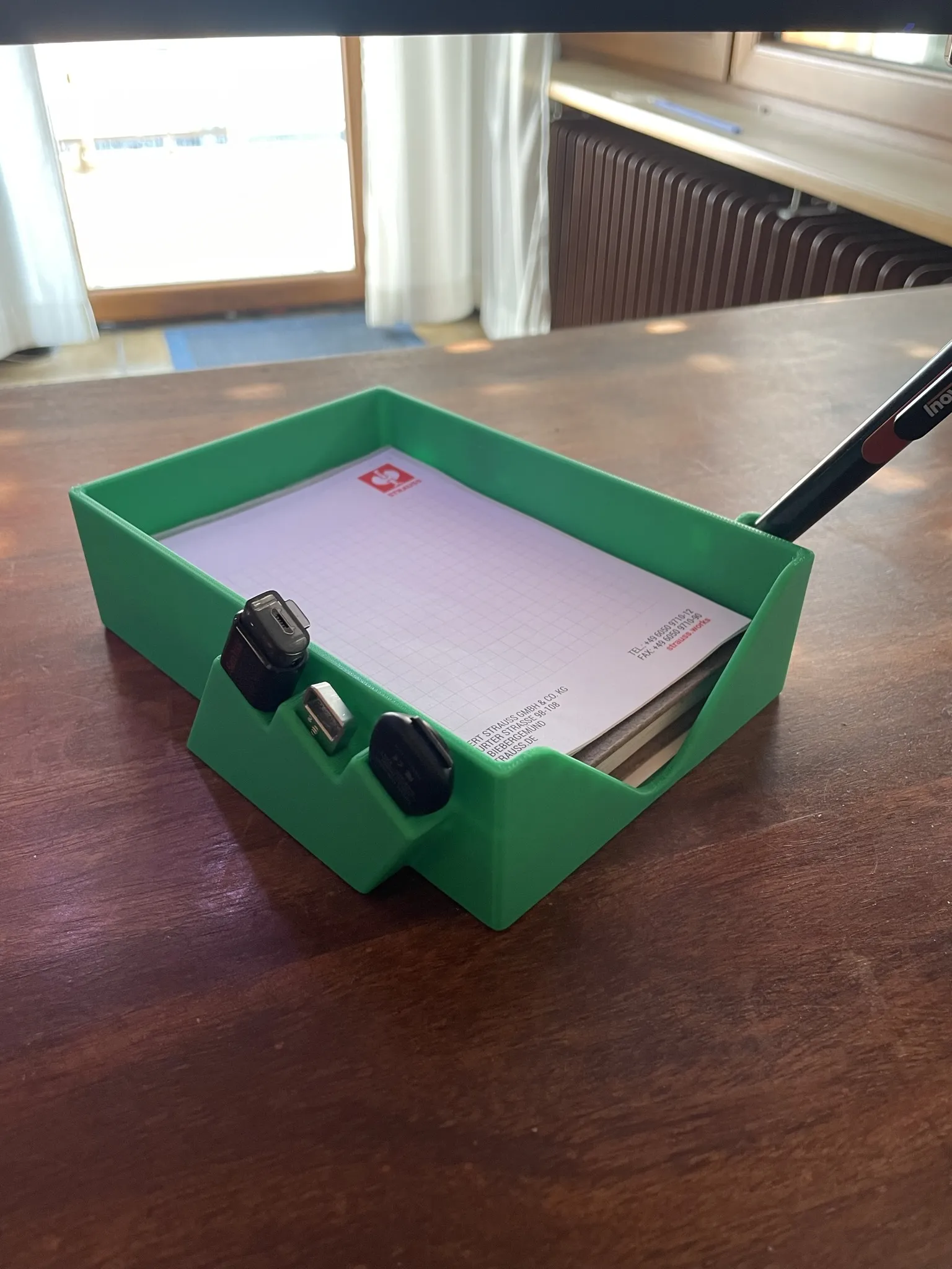 Giá đỡ tổ chức bàn làm việc đa năng