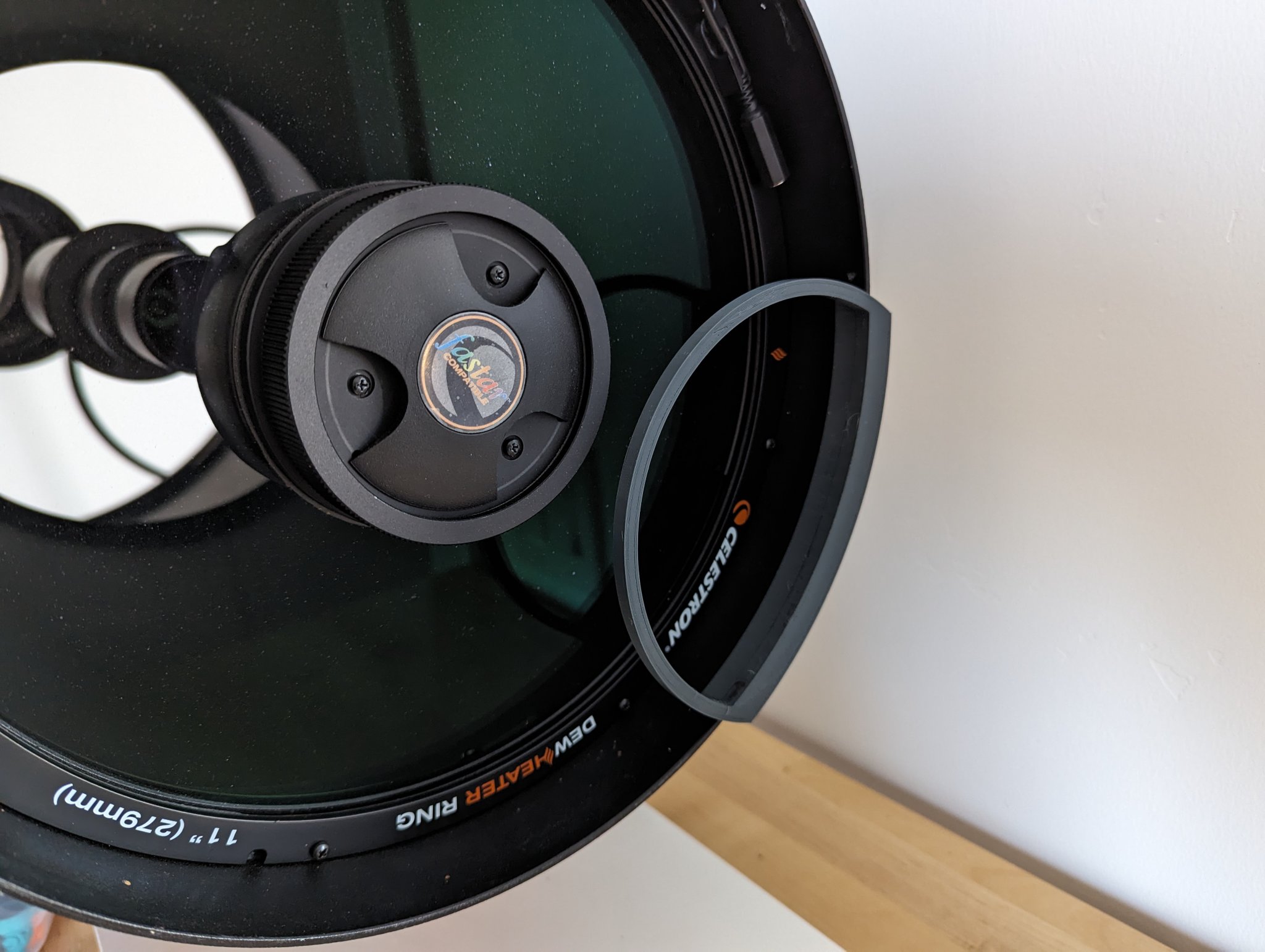 Giá đỡ cáp camera cho kính thiên văn Celestron CPC11