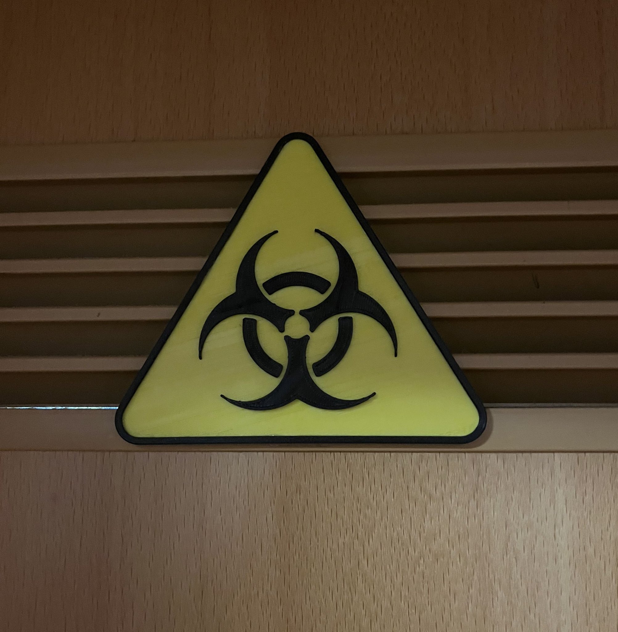 Biểu tượng nguy hiểm cho nhà vệ sinh hoặc mục đích khác