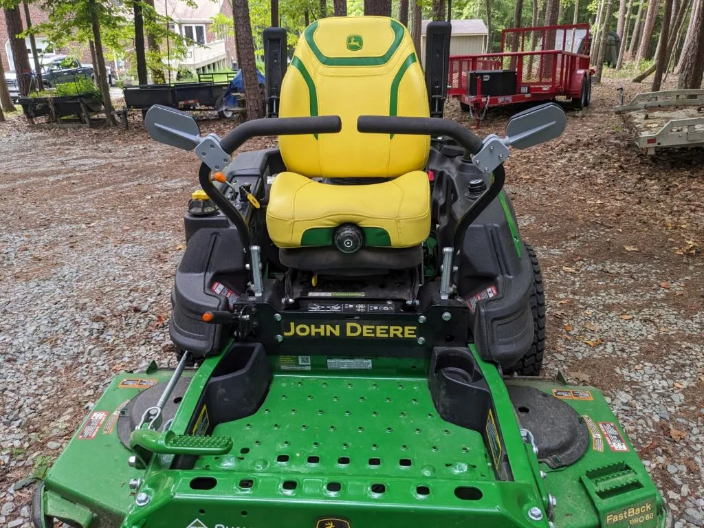 Giá đỡ gương cho máy cắt cỏ John Deere Z900 series