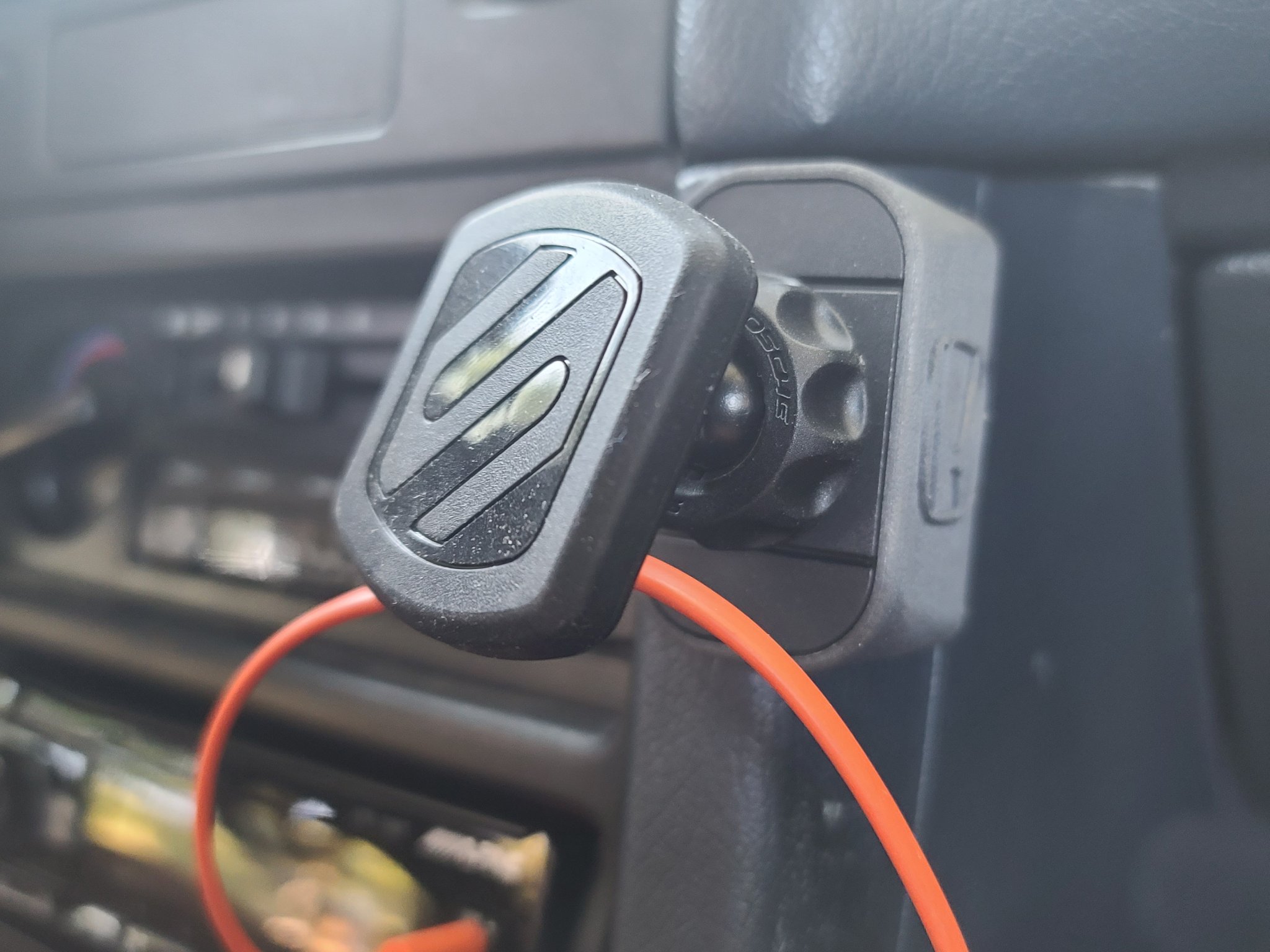 Giá đỡ điện thoại Scosche Magic Mount cho Honda CRX Civic EF