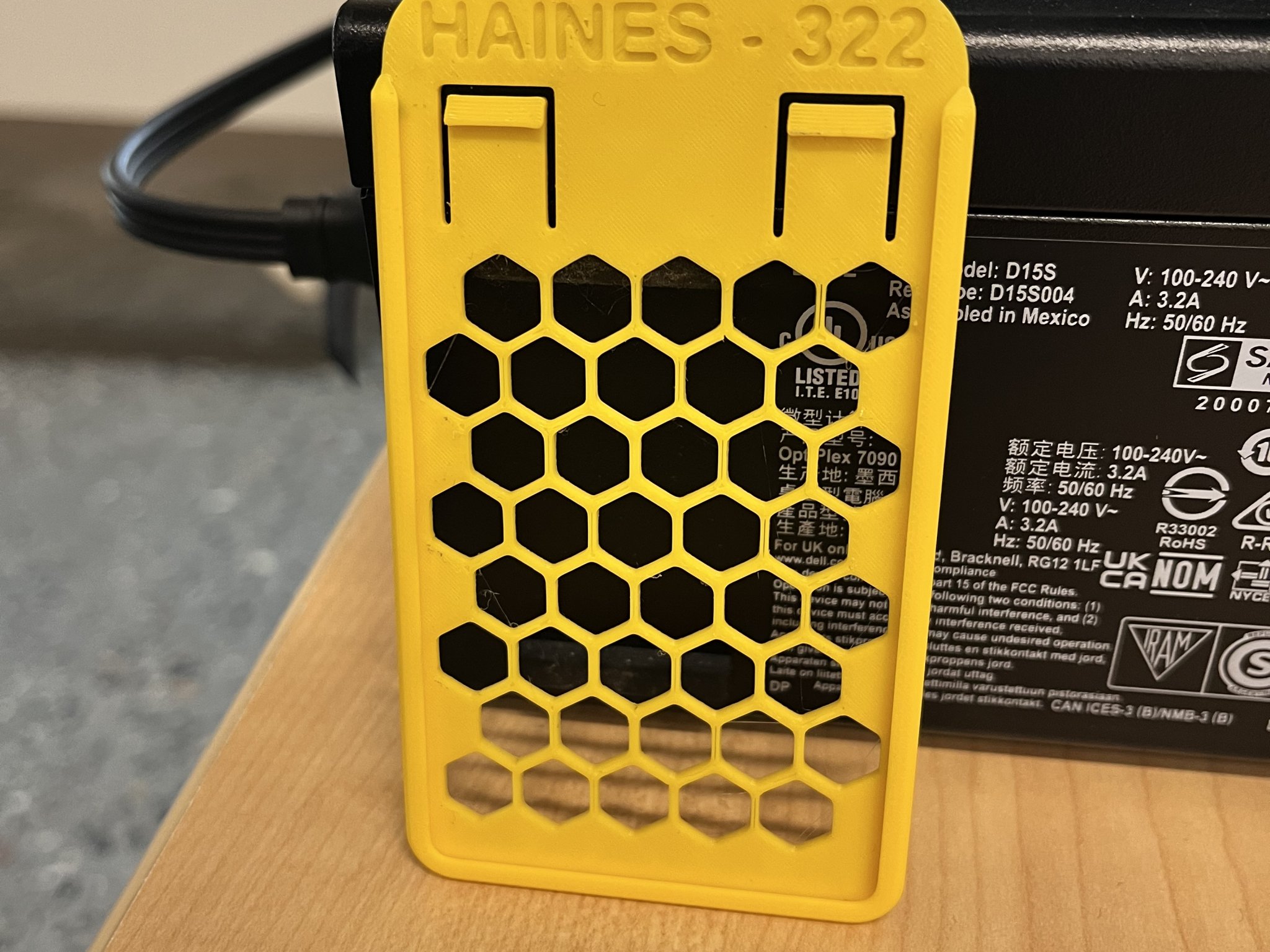 Giá đỡ thẻ ID đơn giản không cần hỗ trợ in 3D