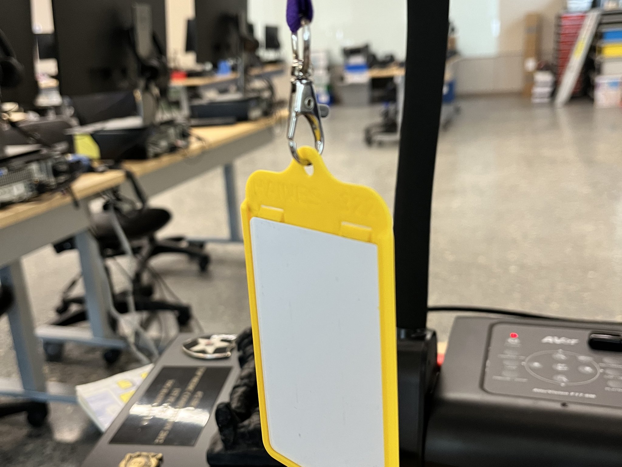 Giá đỡ thẻ ID đơn giản không cần hỗ trợ in 3D