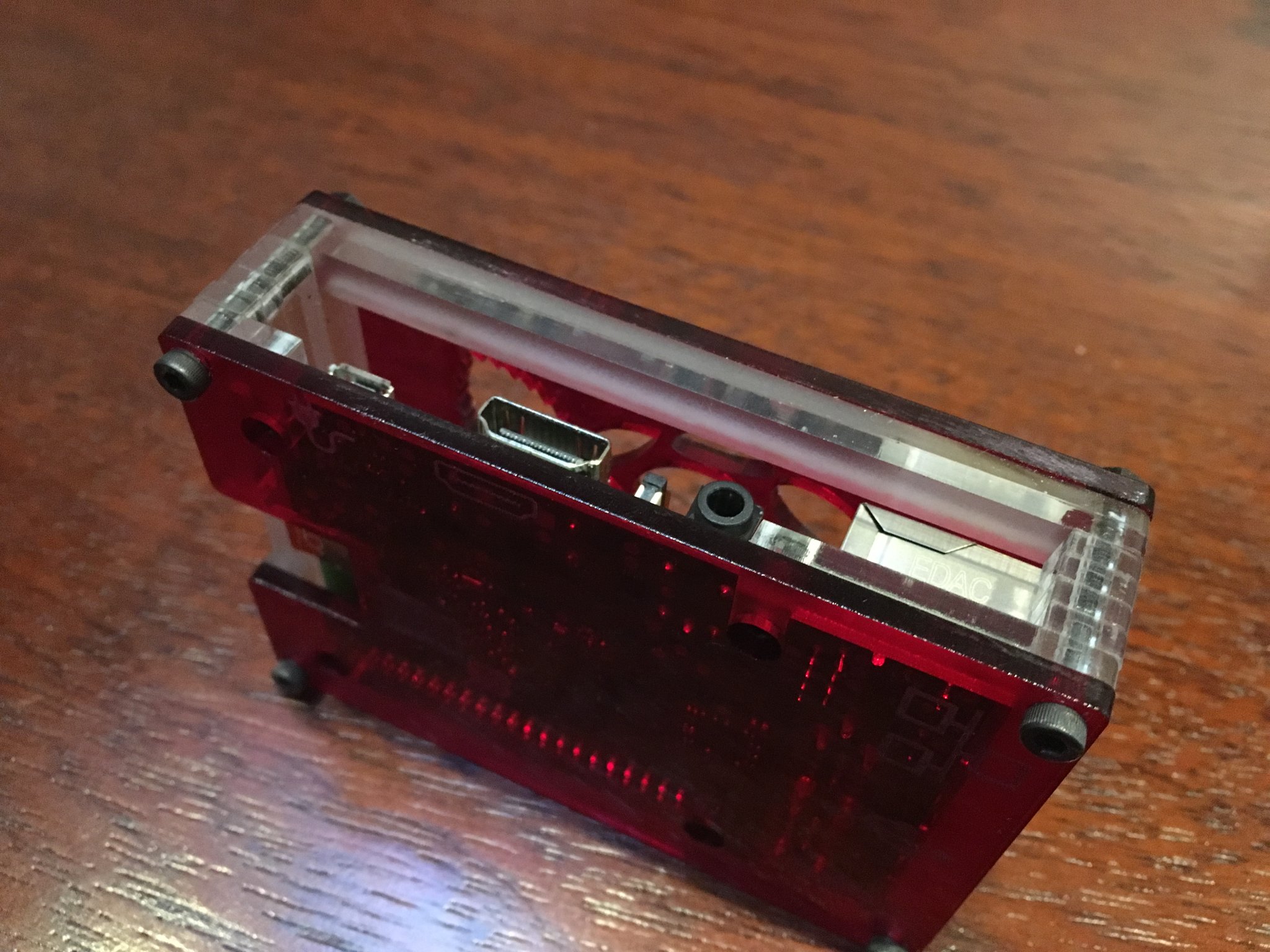 Vỏ Raspberry Pi 3 cắt laser bằng acrylic nhiều lớp